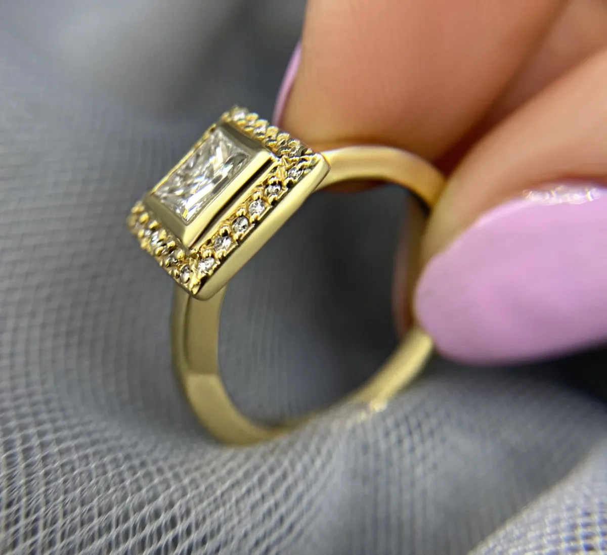 0.49-1.64 CT Round & Princess Cut Diamonds - Engagement Ring