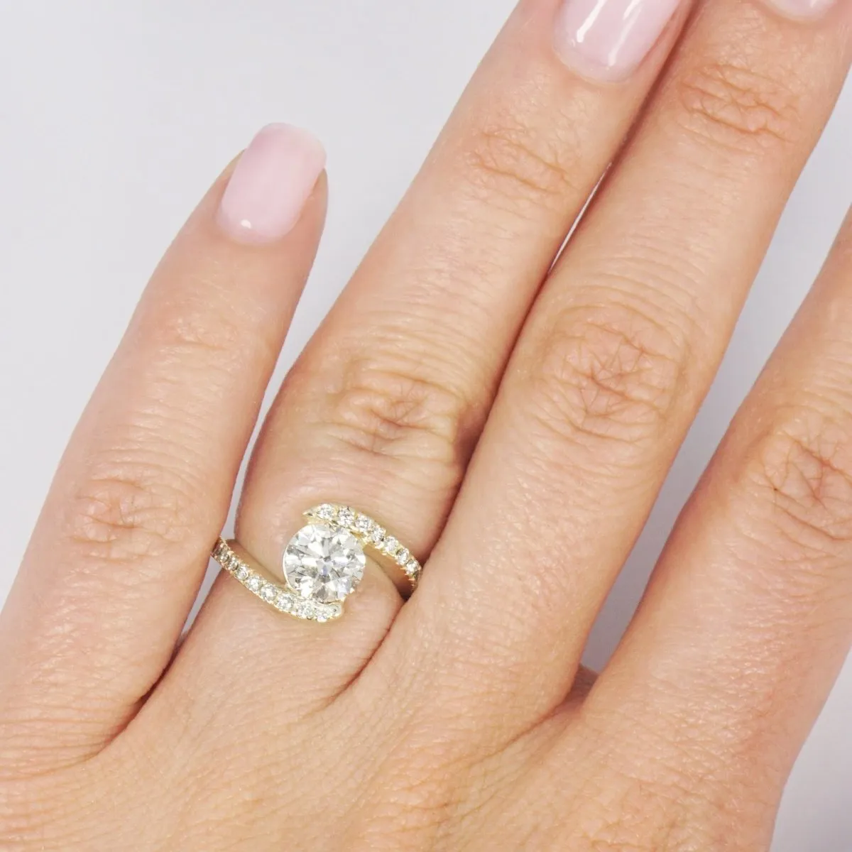 0.65-1.80 CT Round Cut Diamonds - Engagement Ring