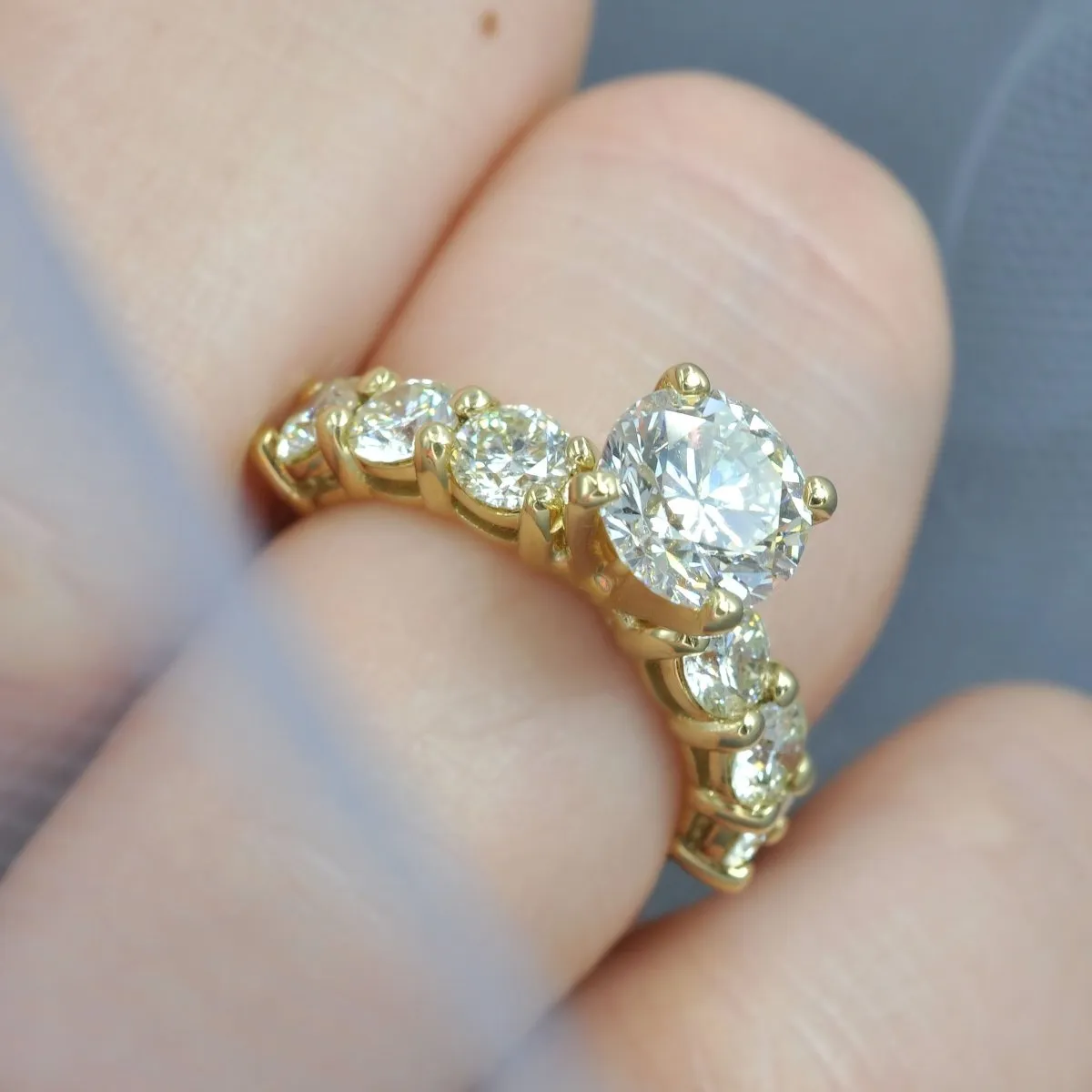 1.85-3.00 CT Round Cut Diamonds - Engagement Ring
