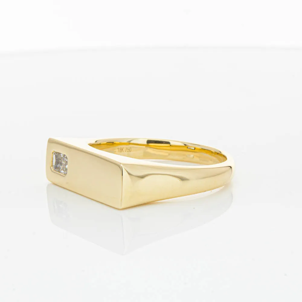 18ct Yellow Gold Diamond Signet Ring