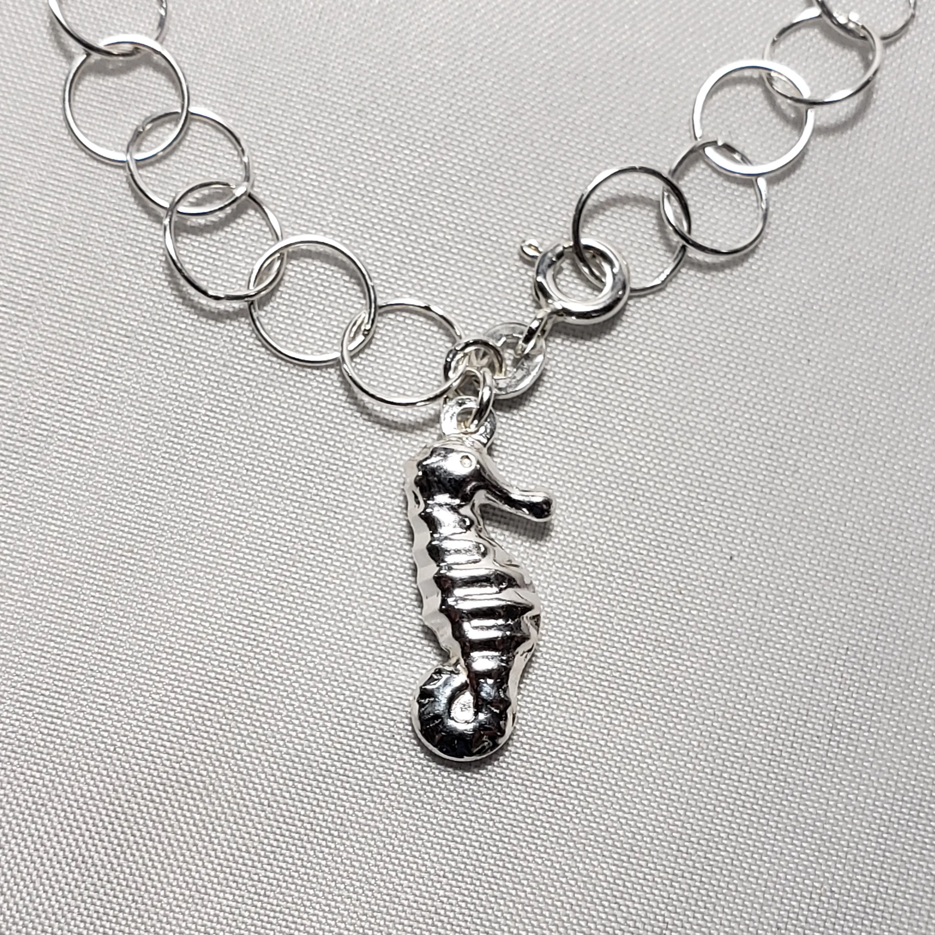 925 Sterling Silver, Wide Circle Link Bracelet, 7. 5" with Diamond Cut Seahorse Charm, 3.25gm
