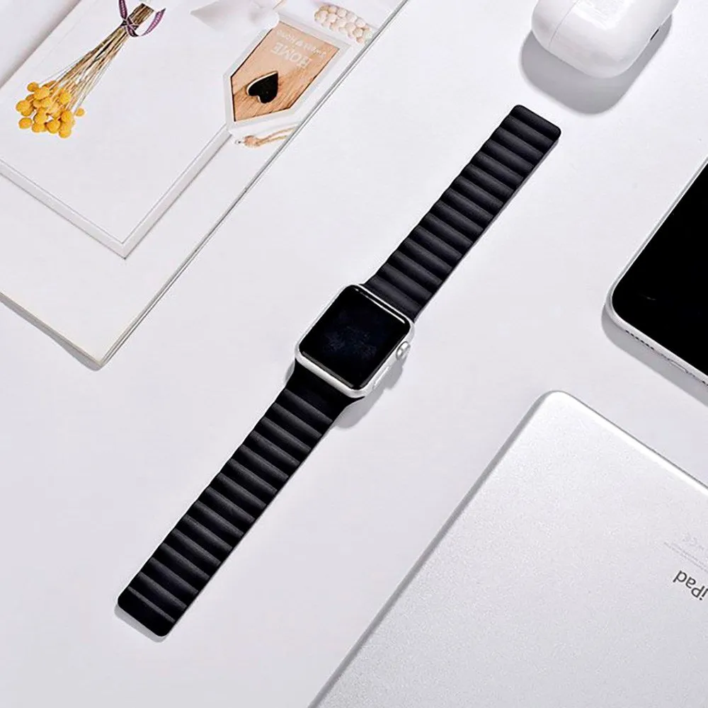 Apple Watch (42/44/SE/45/49mm) Lippa Magnetisk Silikone Rem - Sort