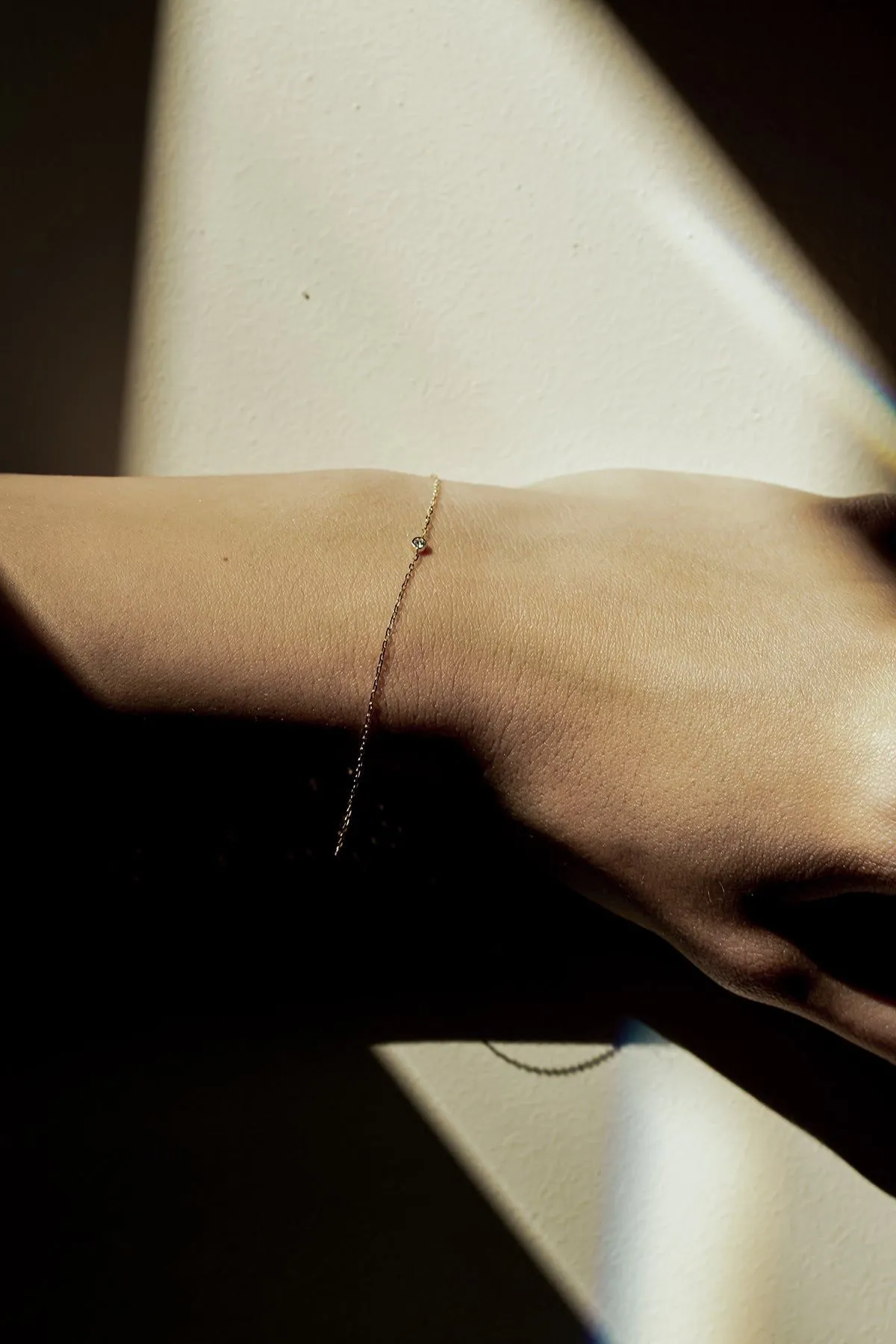 Bezel 0.03 14K Gold Bracelet w. Diamond