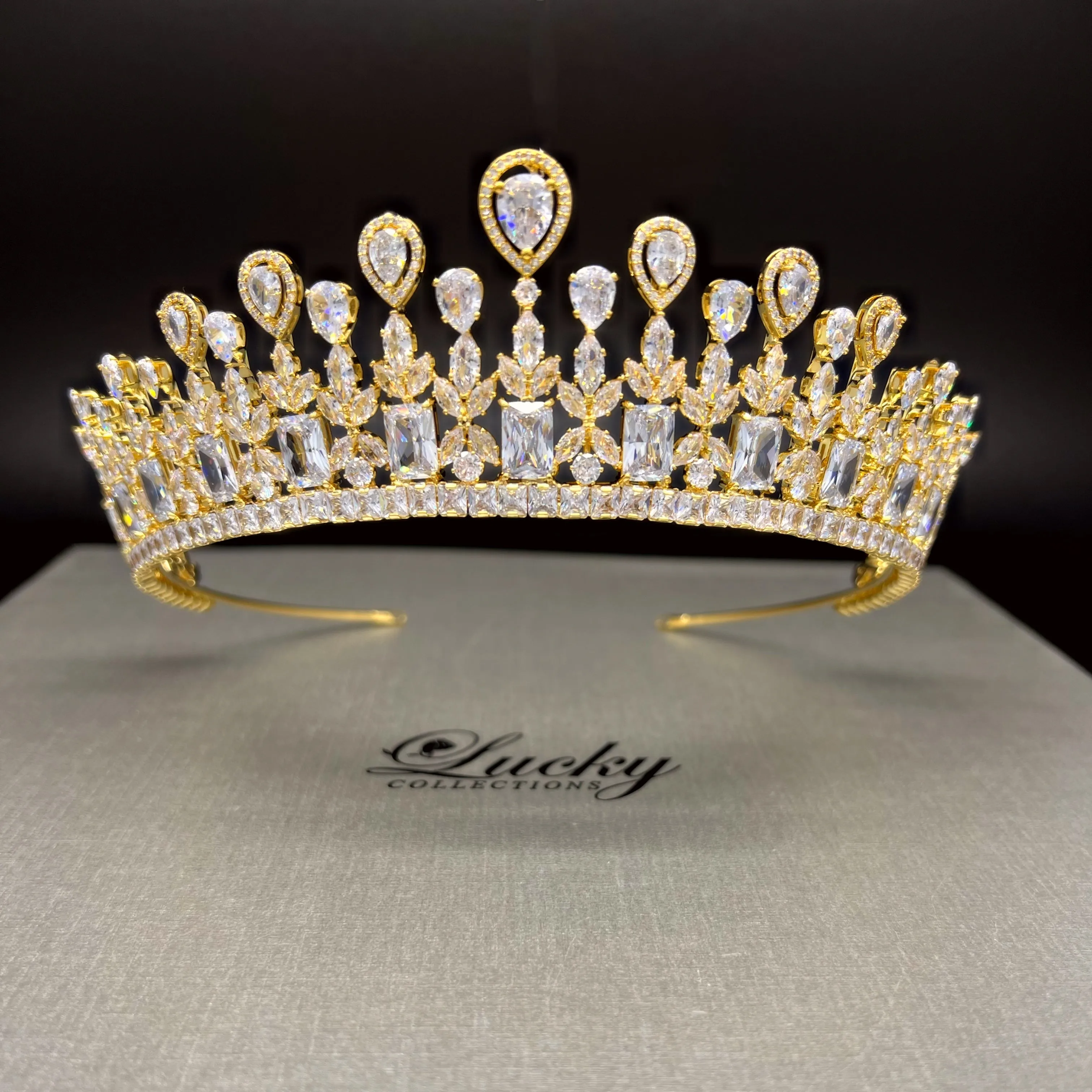 Bridal Crown, Quinceanera Tiara, Corona para Quince, Wedding Headpiece