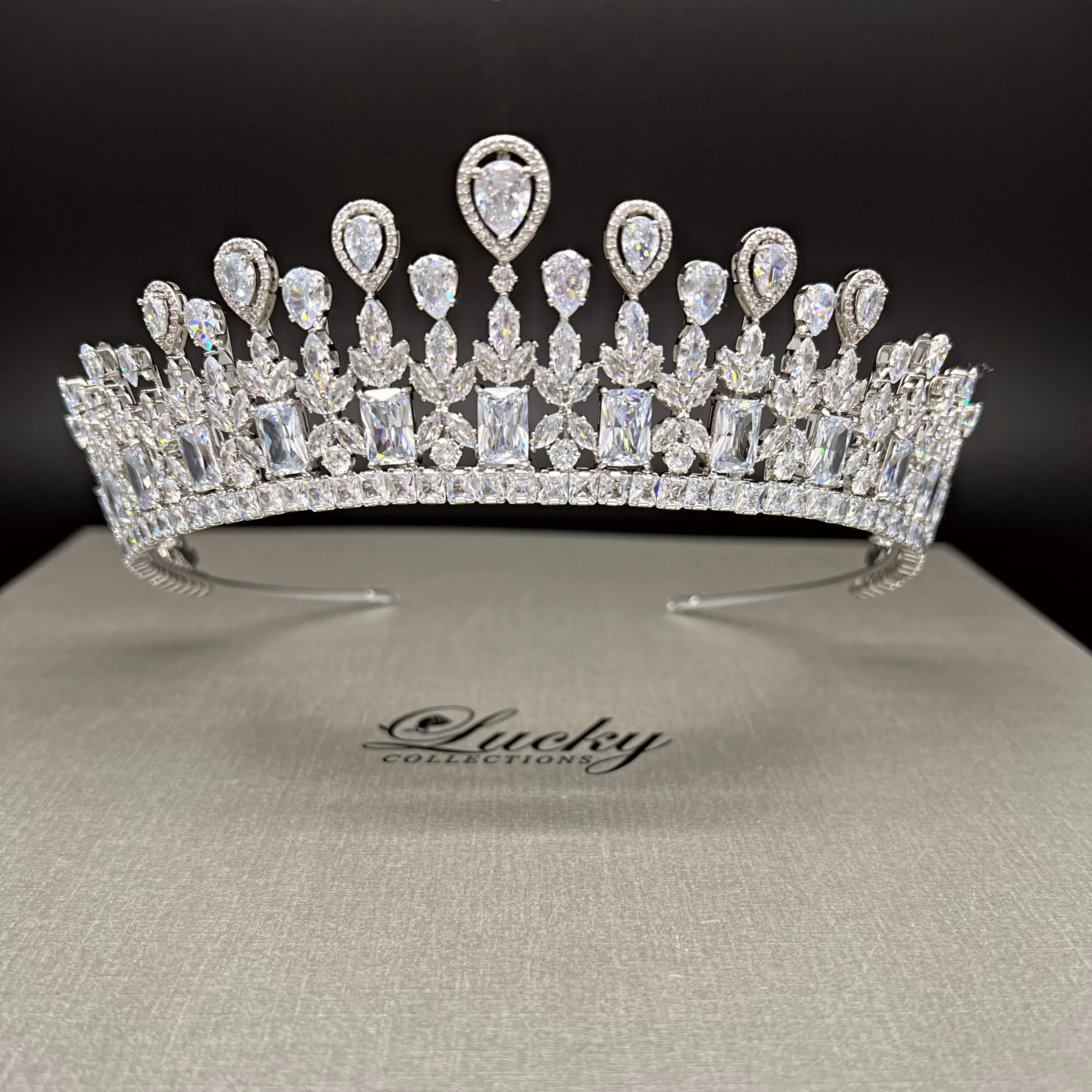 Bridal Crown, Quinceanera Tiara, Corona para Quince, Wedding Headpiece