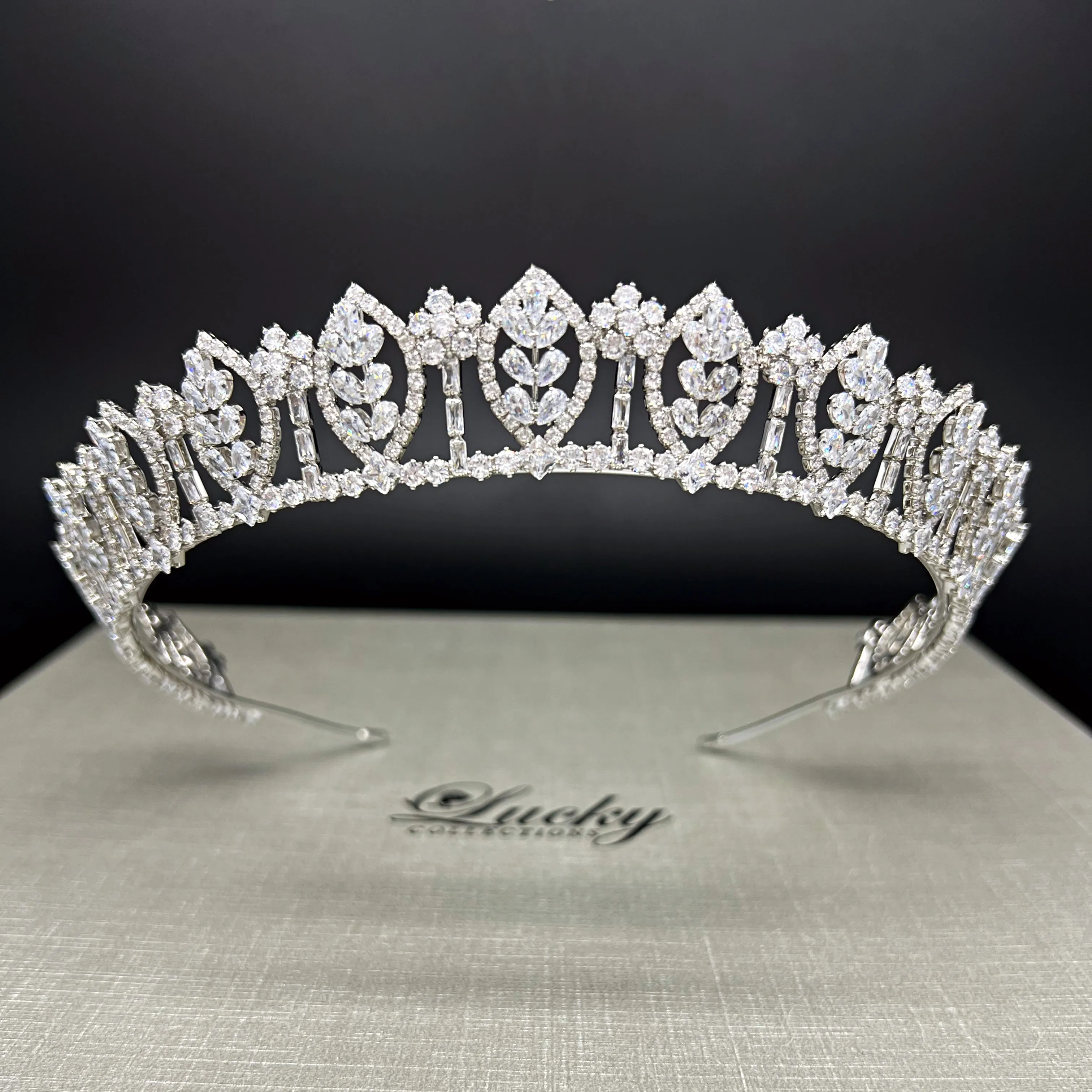 Bridal Tiara Crown, Short Tiara for Quinceanera, Dimensional look for 2024 events