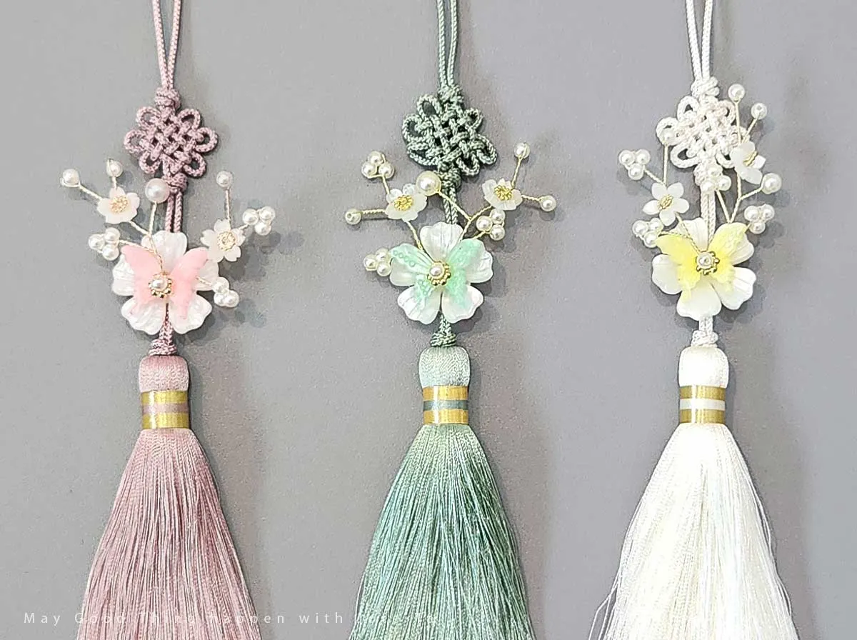 Butterfly on Flower Tassel Norigae (3 Colors)