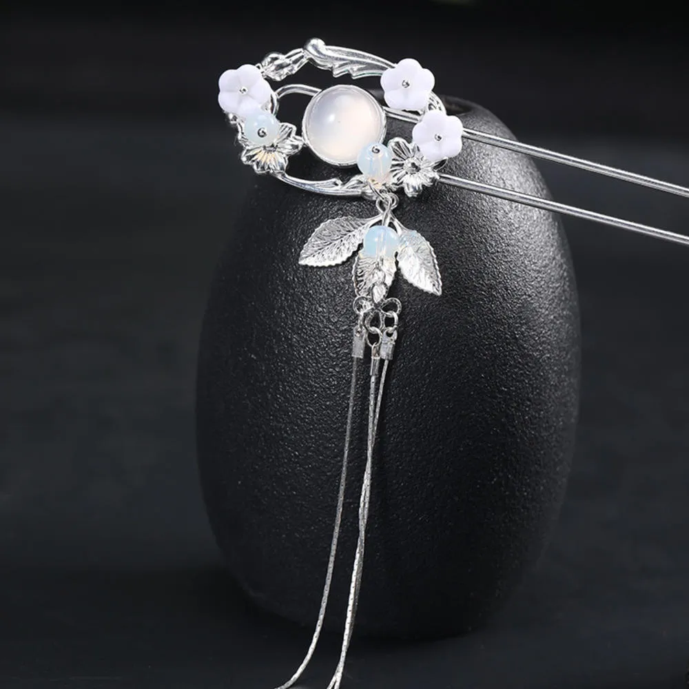 Chinese Style Step Shake and Tassel Hairpin