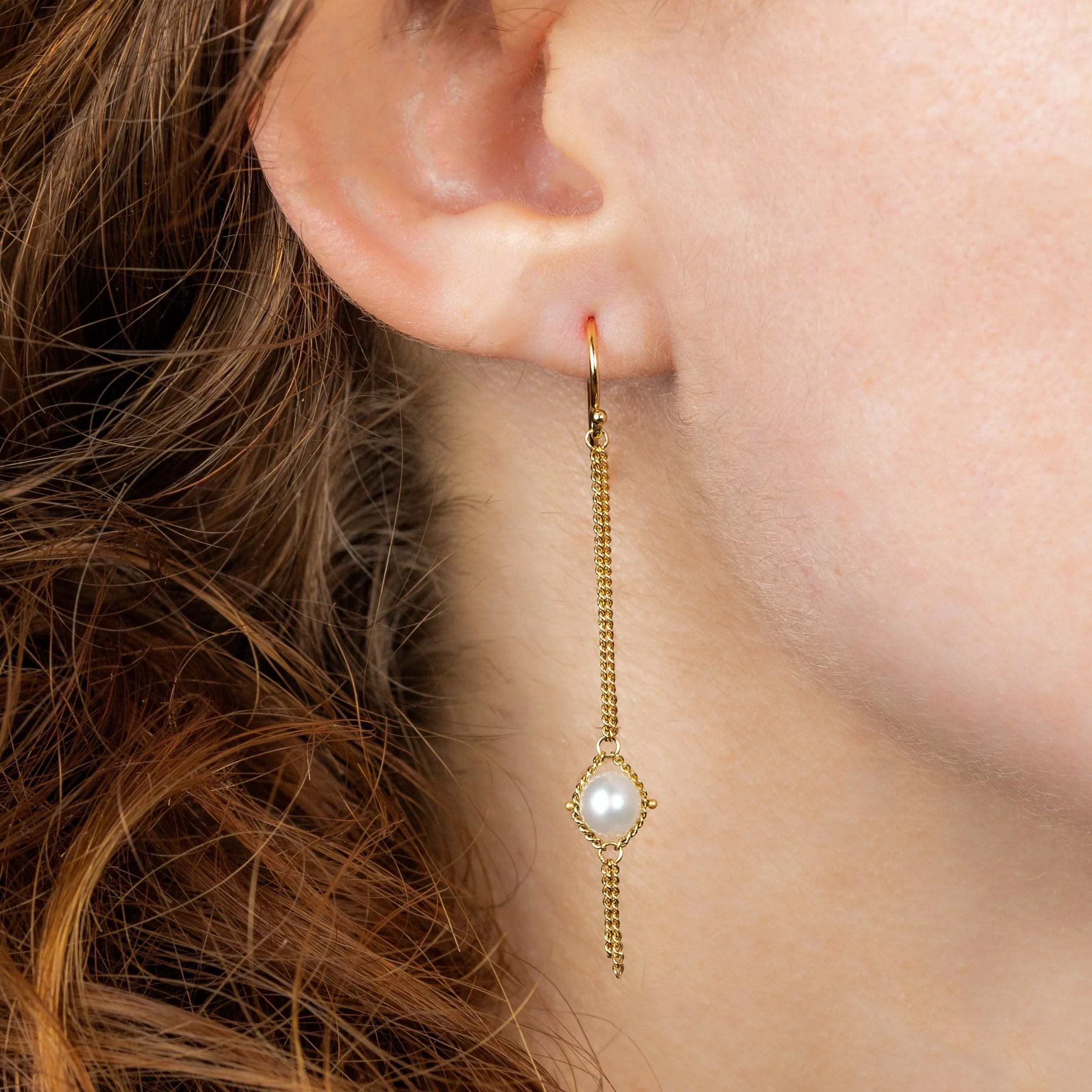 Dewdrop Earrings in Pearl