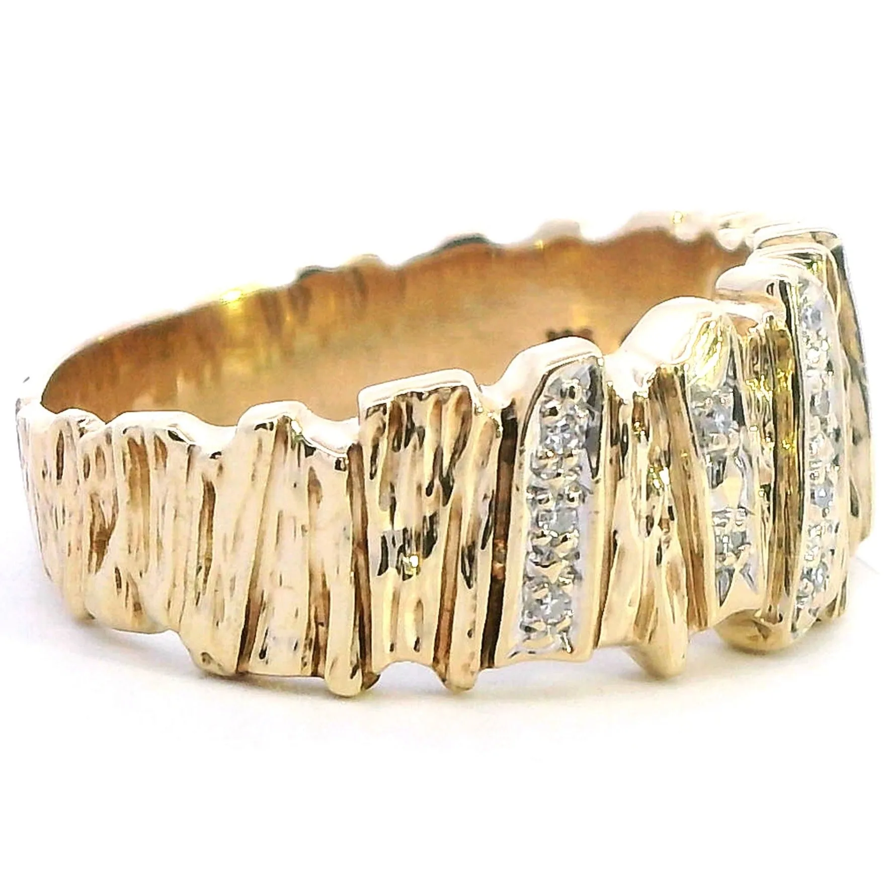 Distinctive 9ct Yellow Gold Diamond Ring with Textured Head