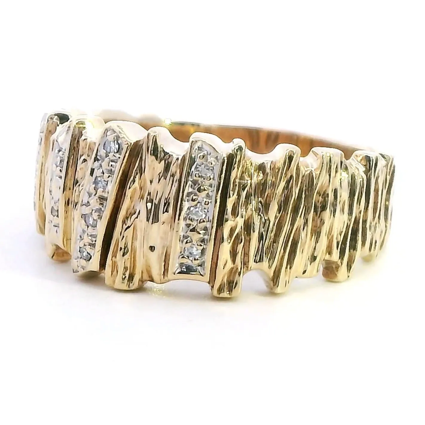 Distinctive 9ct Yellow Gold Diamond Ring with Textured Head