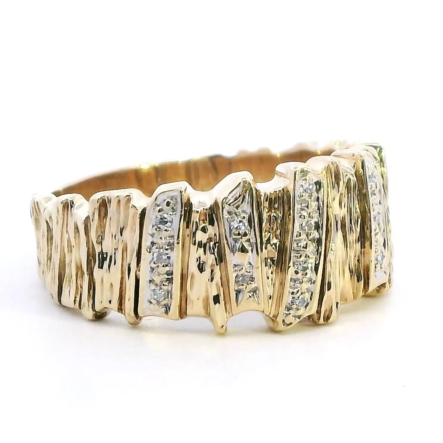 Distinctive 9ct Yellow Gold Diamond Ring with Textured Head