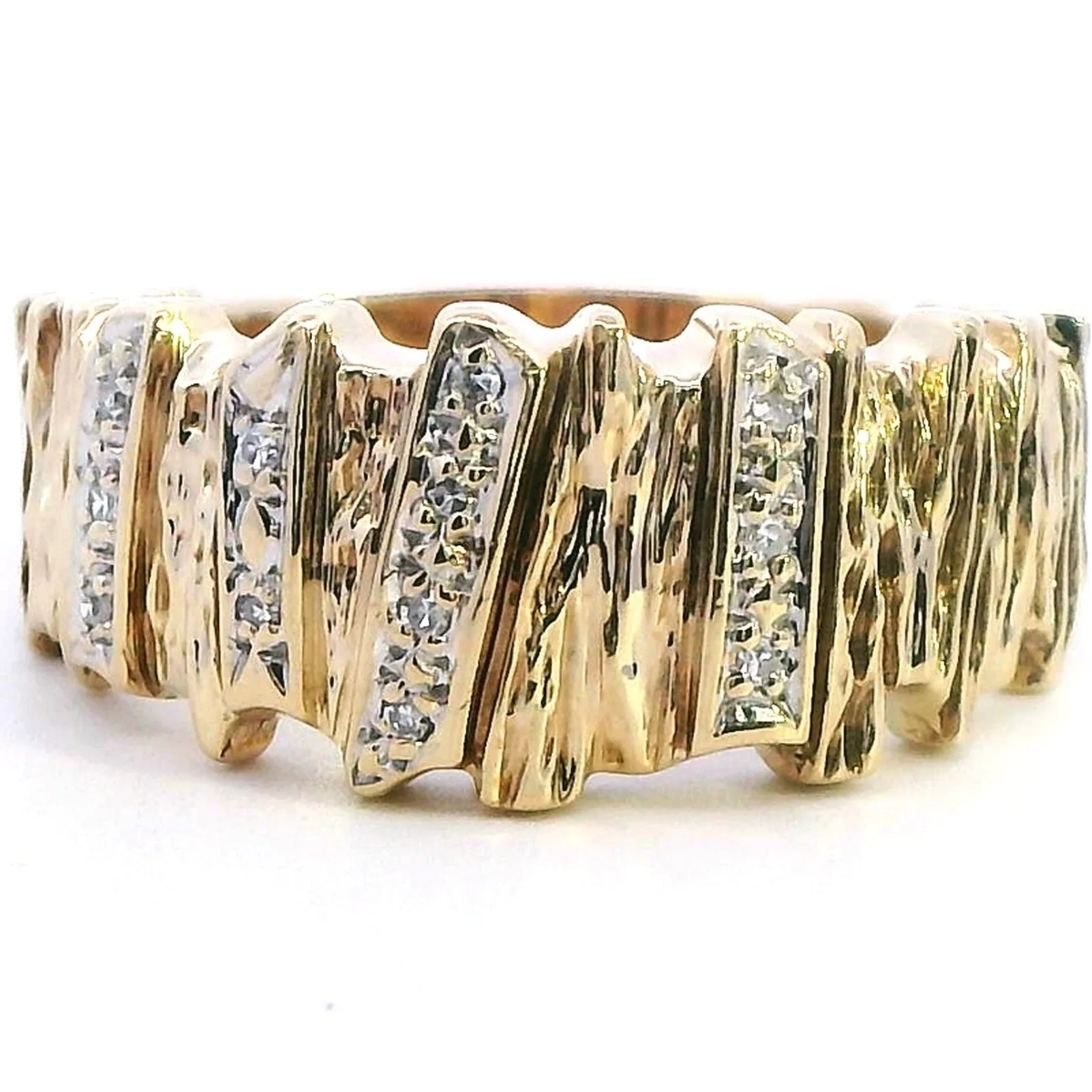 Distinctive 9ct Yellow Gold Diamond Ring with Textured Head