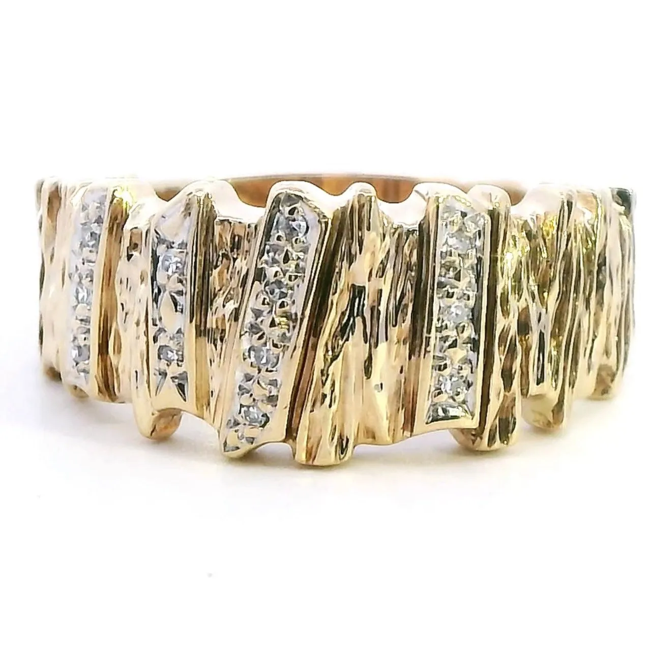 Distinctive 9ct Yellow Gold Diamond Ring with Textured Head