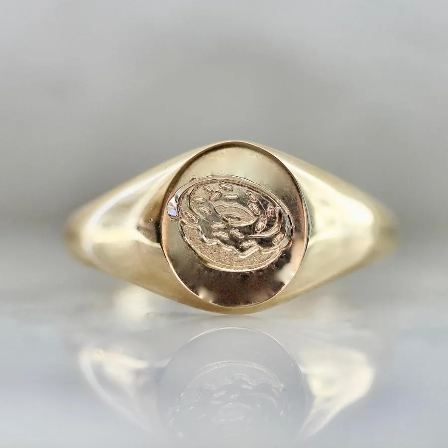 Donut Engraved Signet Ring