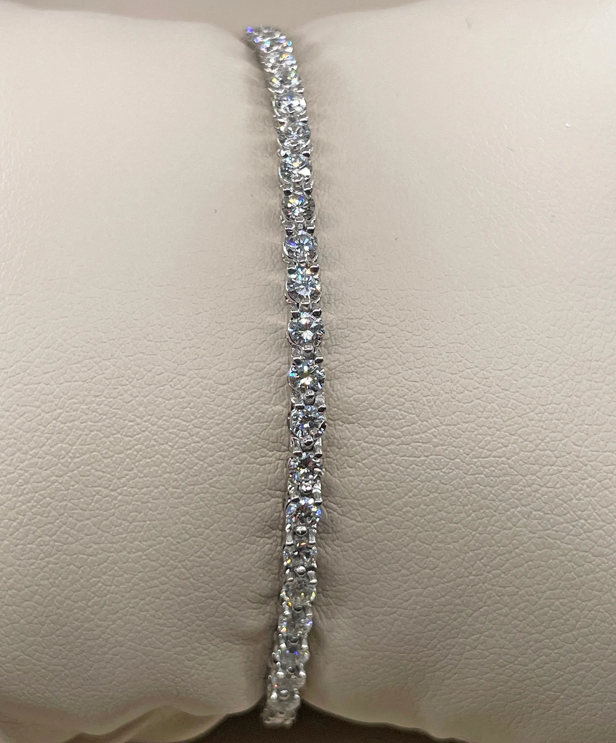 Fine 2.75 Carat Natural Round Diamond Tennis Line Platinum 3 Prong Bracelet