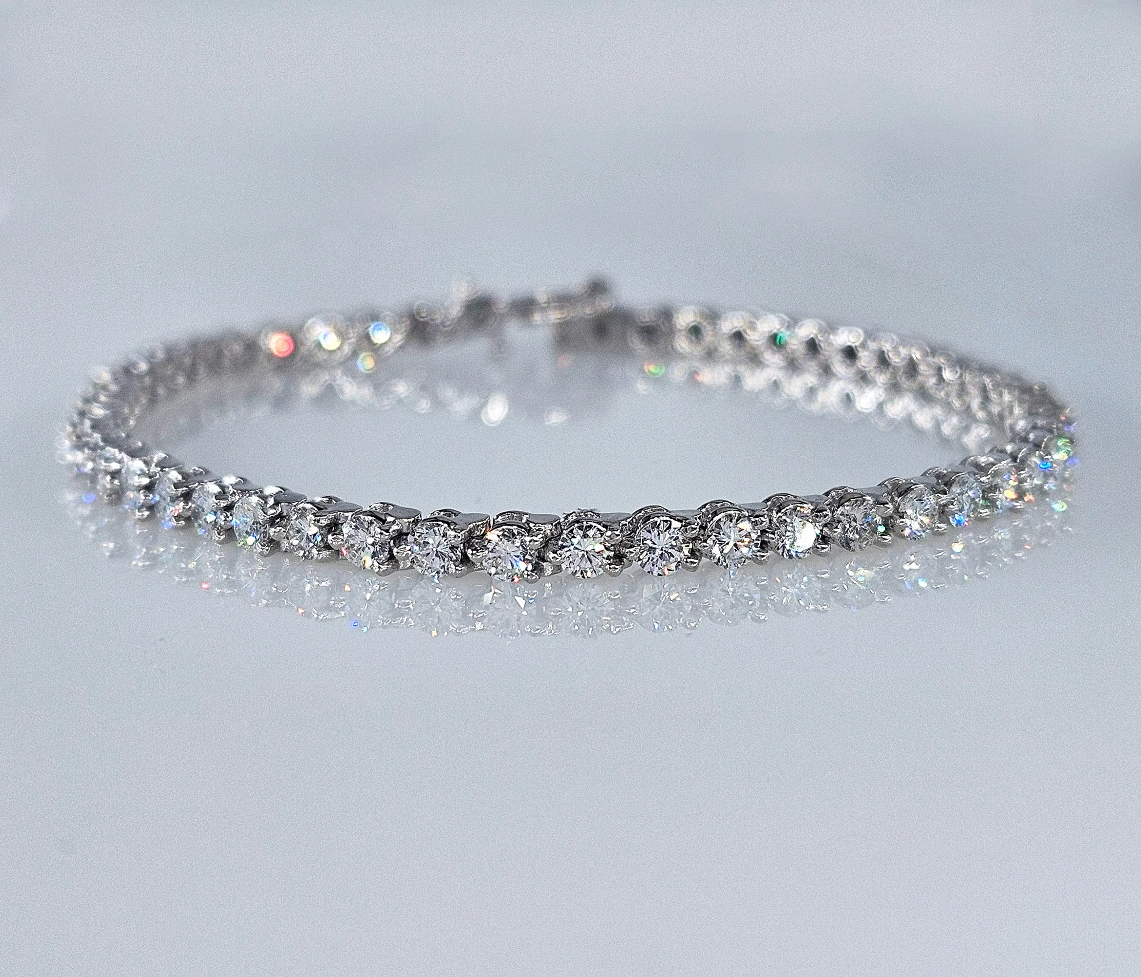 Fine 2.75 Carat Natural Round Diamond Tennis Line Platinum 3 Prong Bracelet