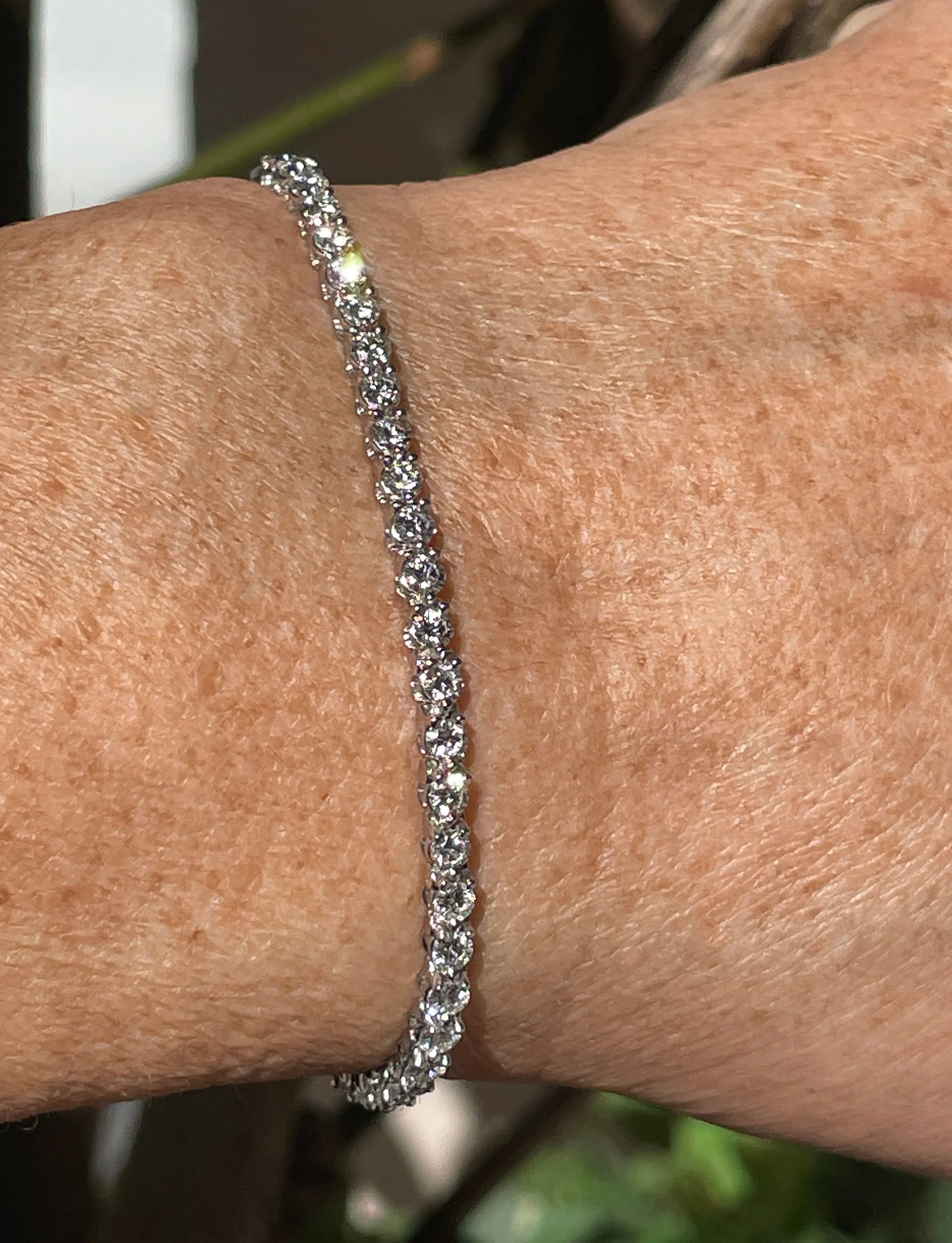 Fine 2.75 Carat Natural Round Diamond Tennis Line Platinum 3 Prong Bracelet