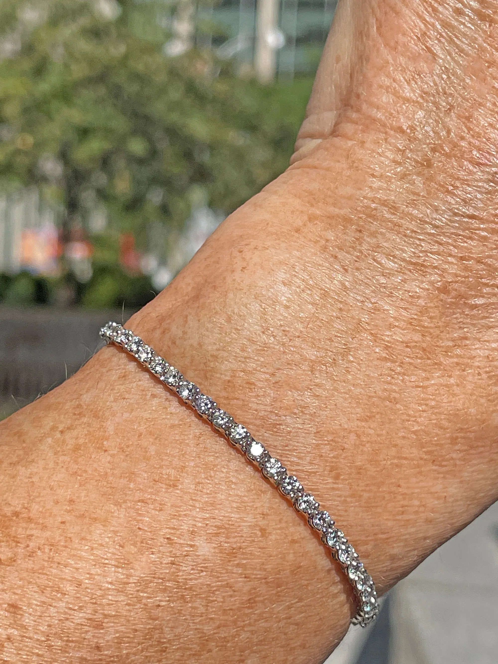 Fine 2.75 Carat Natural Round Diamond Tennis Line Platinum 3 Prong Bracelet