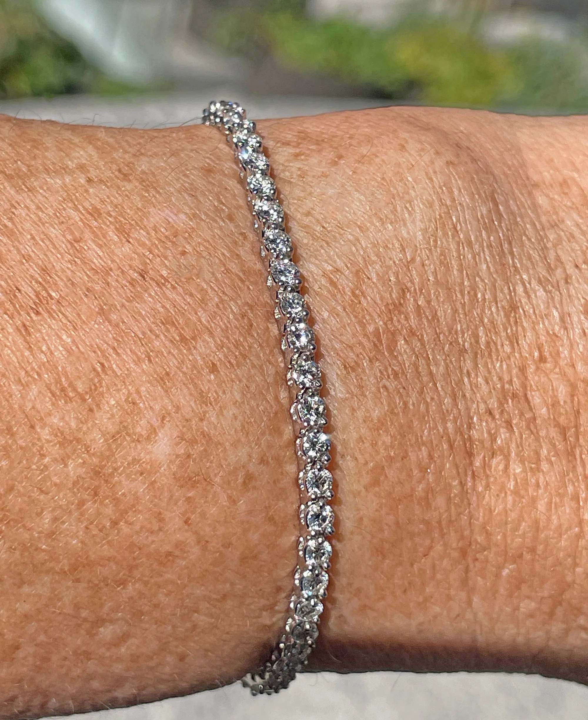 Fine 2.75 Carat Natural Round Diamond Tennis Line Platinum 3 Prong Bracelet