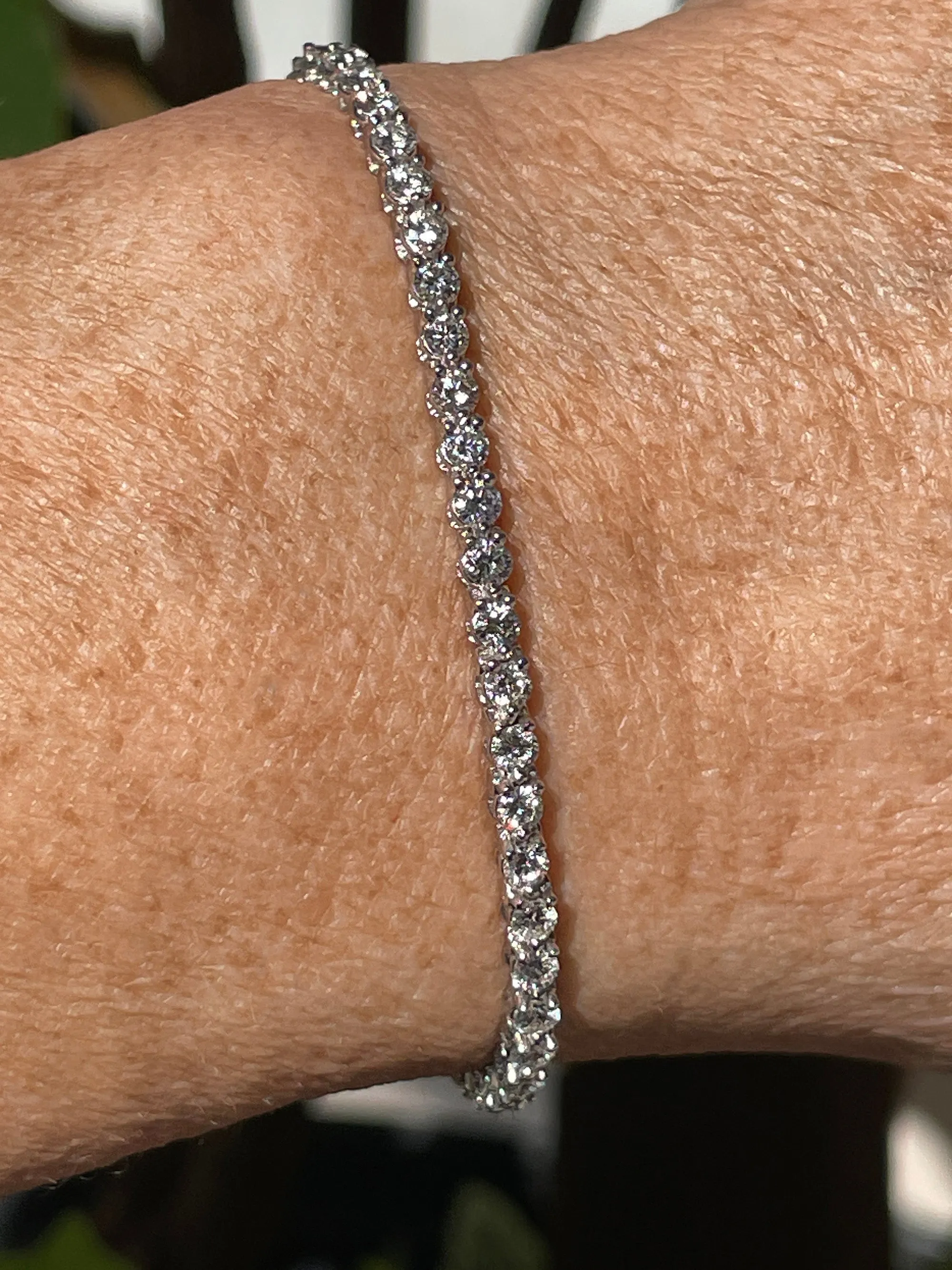 Fine 2.75 Carat Natural Round Diamond Tennis Line Platinum 3 Prong Bracelet