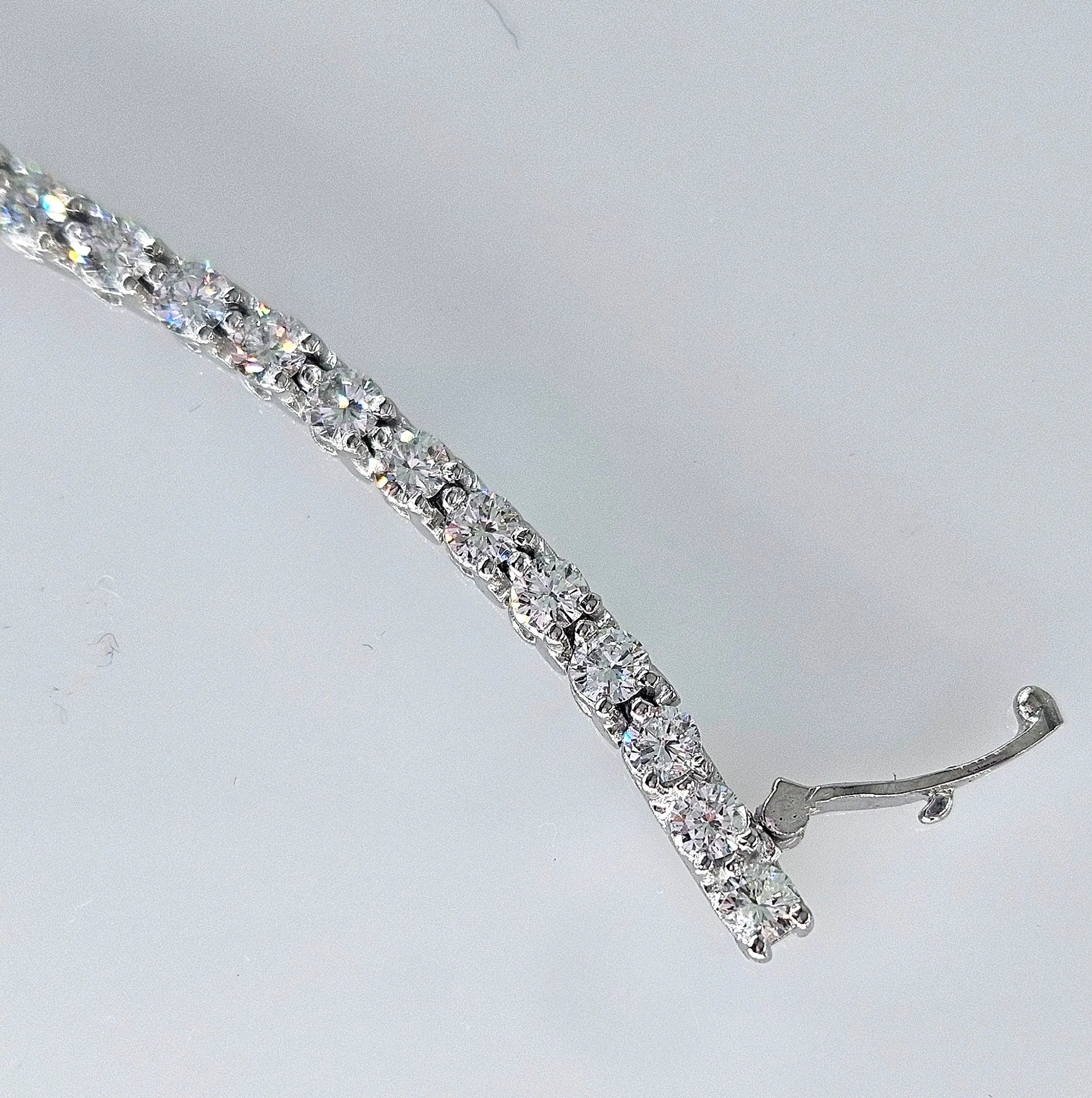 Fine 2.75 Carat Natural Round Diamond Tennis Line Platinum 3 Prong Bracelet