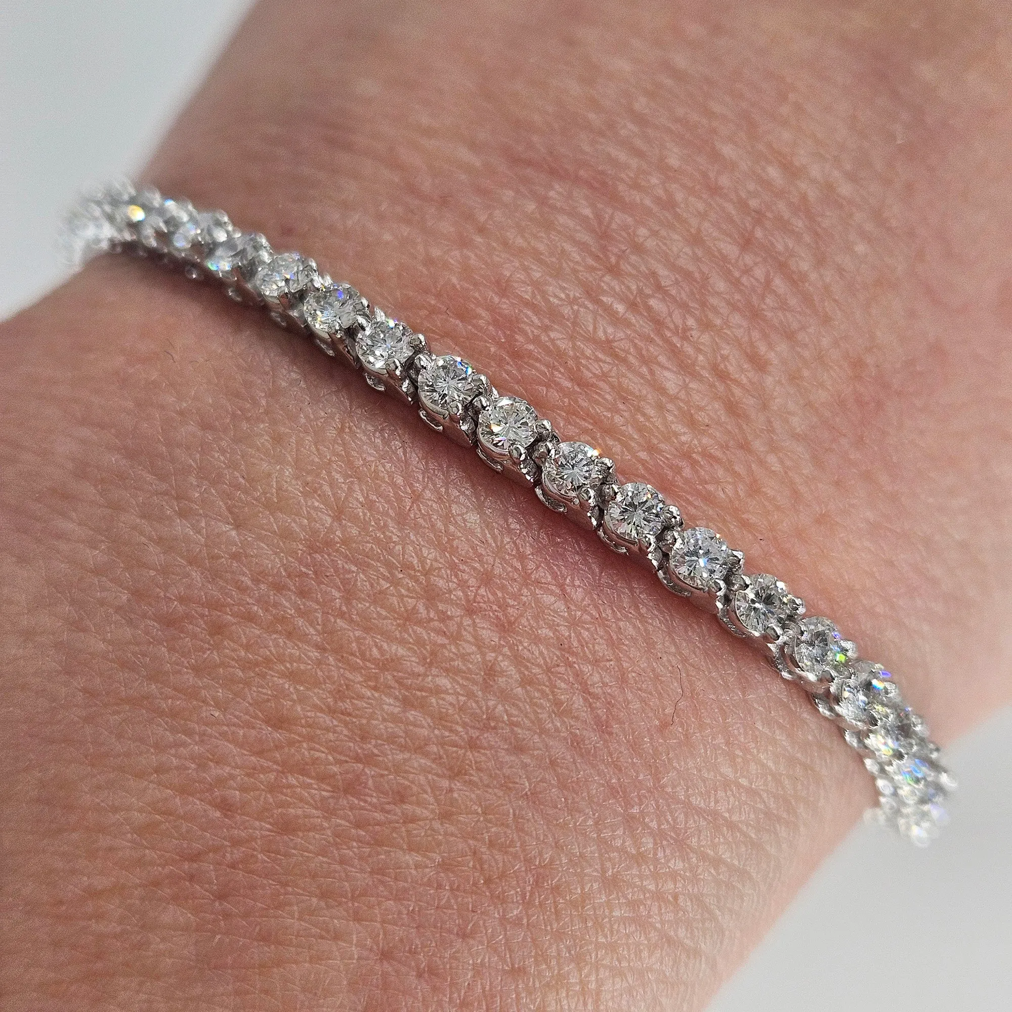 Fine 2.75 Carat Natural Round Diamond Tennis Line Platinum 3 Prong Bracelet