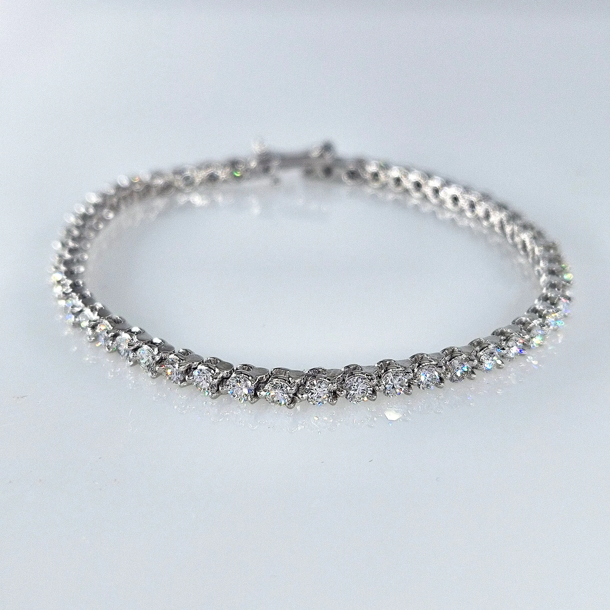 Fine 2.75 Carat Natural Round Diamond Tennis Line Platinum 3 Prong Bracelet