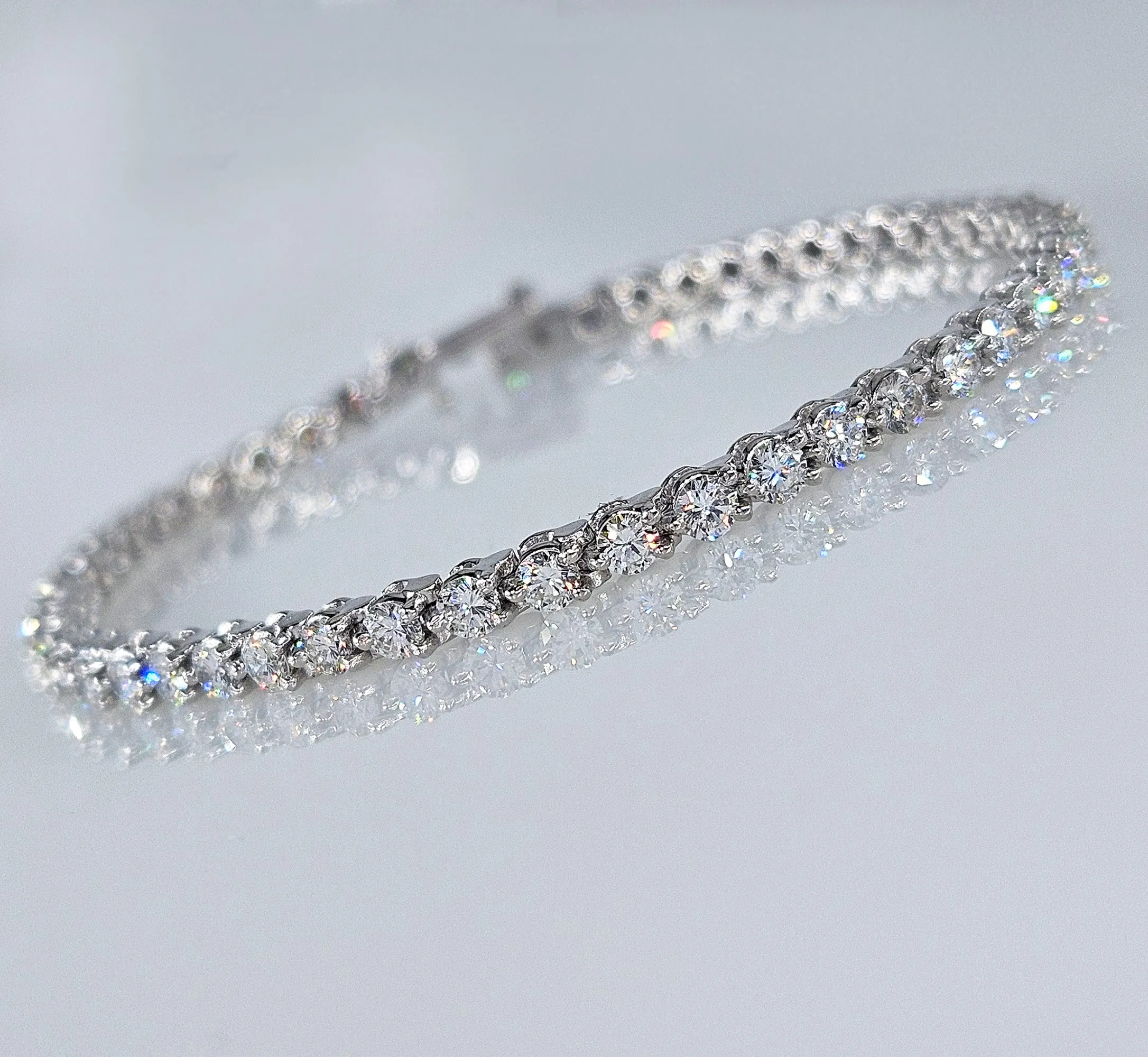 Fine 2.75 Carat Natural Round Diamond Tennis Line Platinum 3 Prong Bracelet