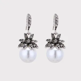 Flower Pearl Earrings, Sheri