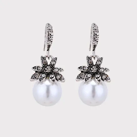 Flower Pearl Earrings, Sheri
