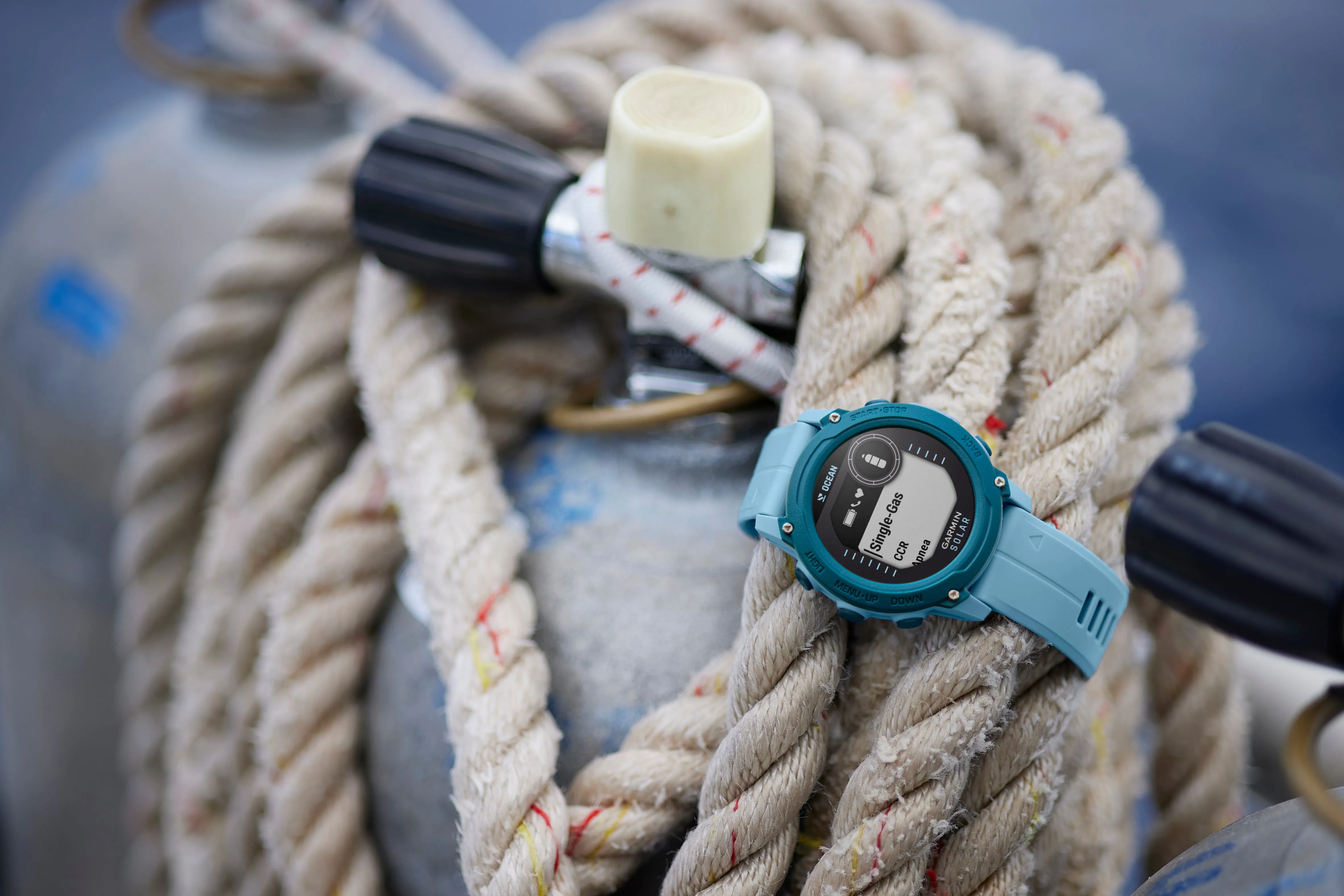 Garmin Descent G1 Solar - Ocean Edition GPS Smartwatch Watch-Style and Dive Computer Azure (010-02604-04)