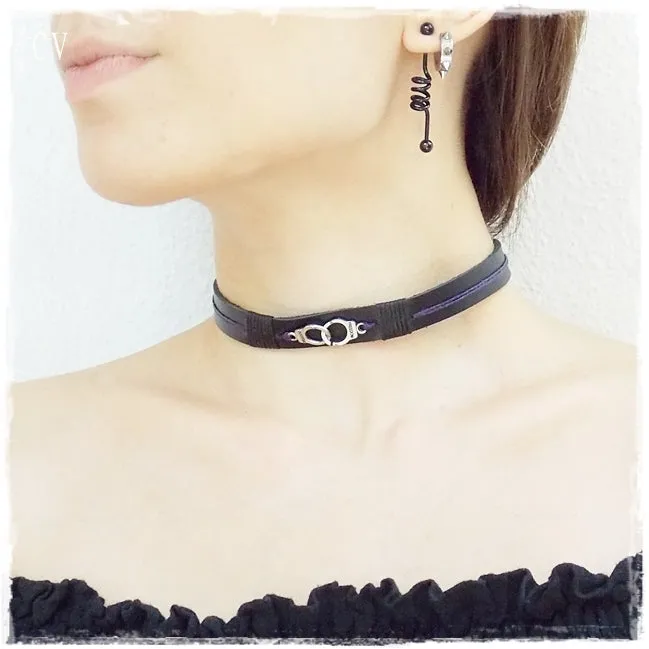 Handcuffs' Leather Choker