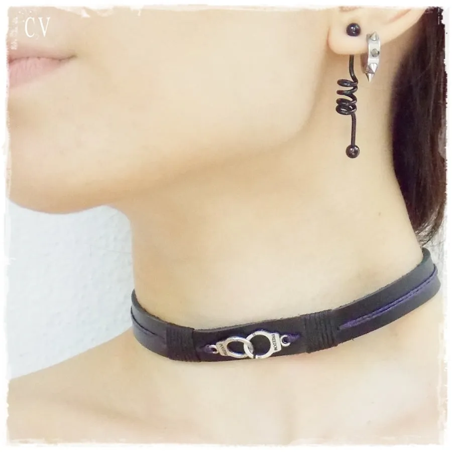 Handcuffs' Leather Choker