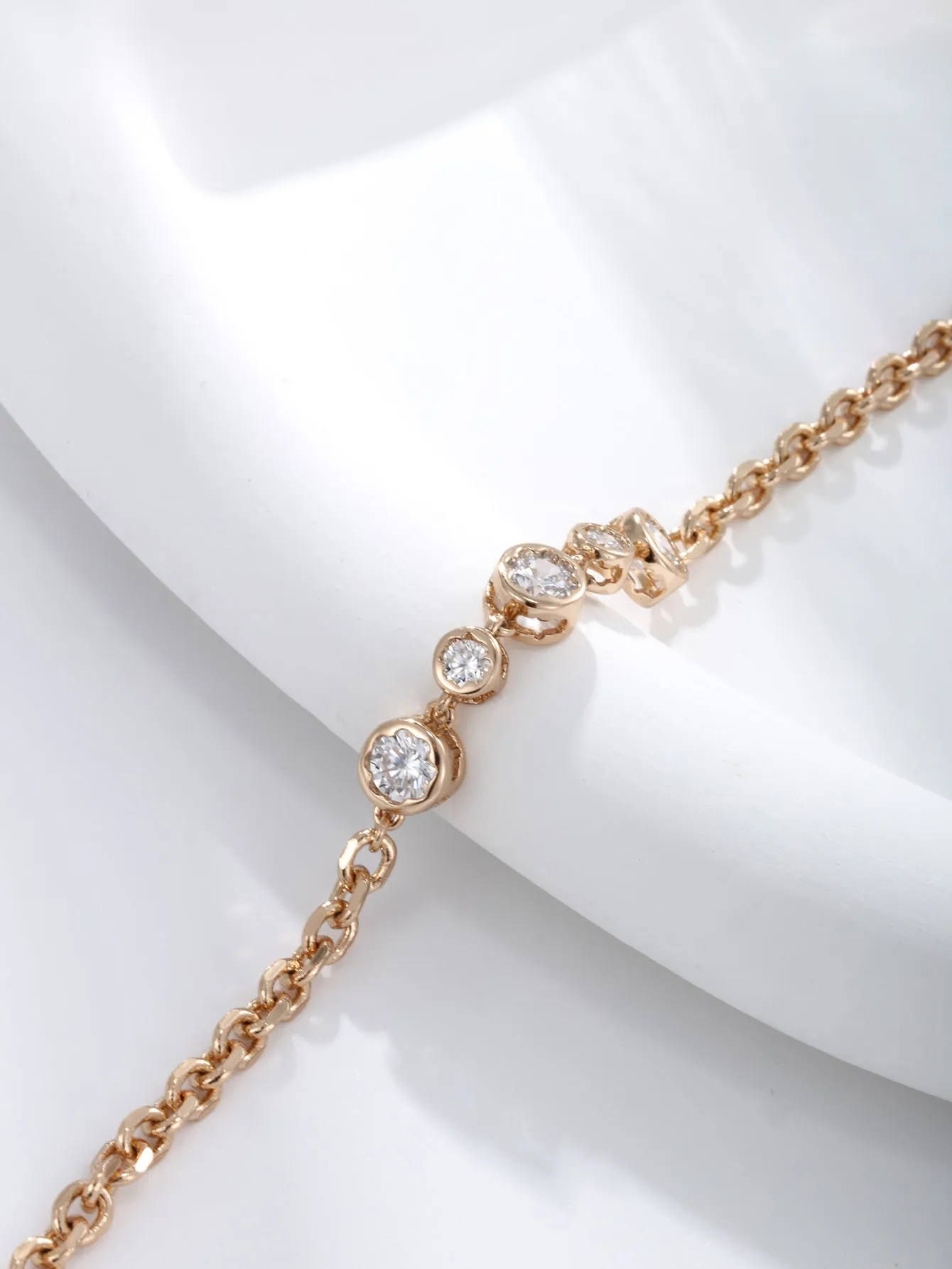 Jewelry Simple Round Zirconia Single Diamond O-shaped Bracelet Girls High-end Fashion Niche Hand Jewelry