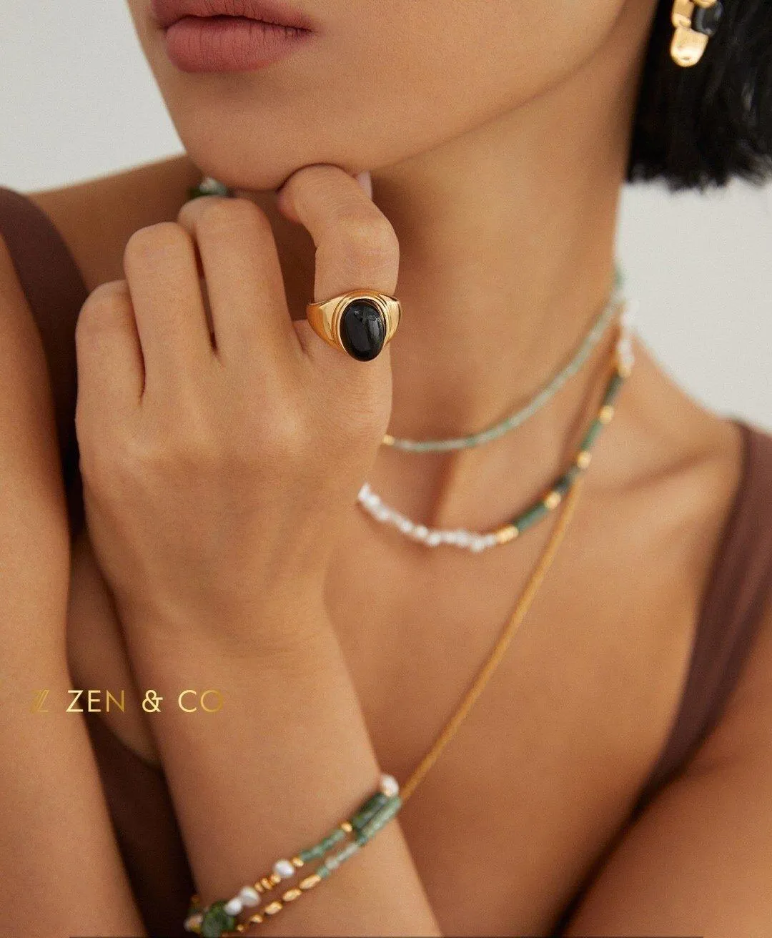 NALINI Signet open ring with black onyx and mother of pearl