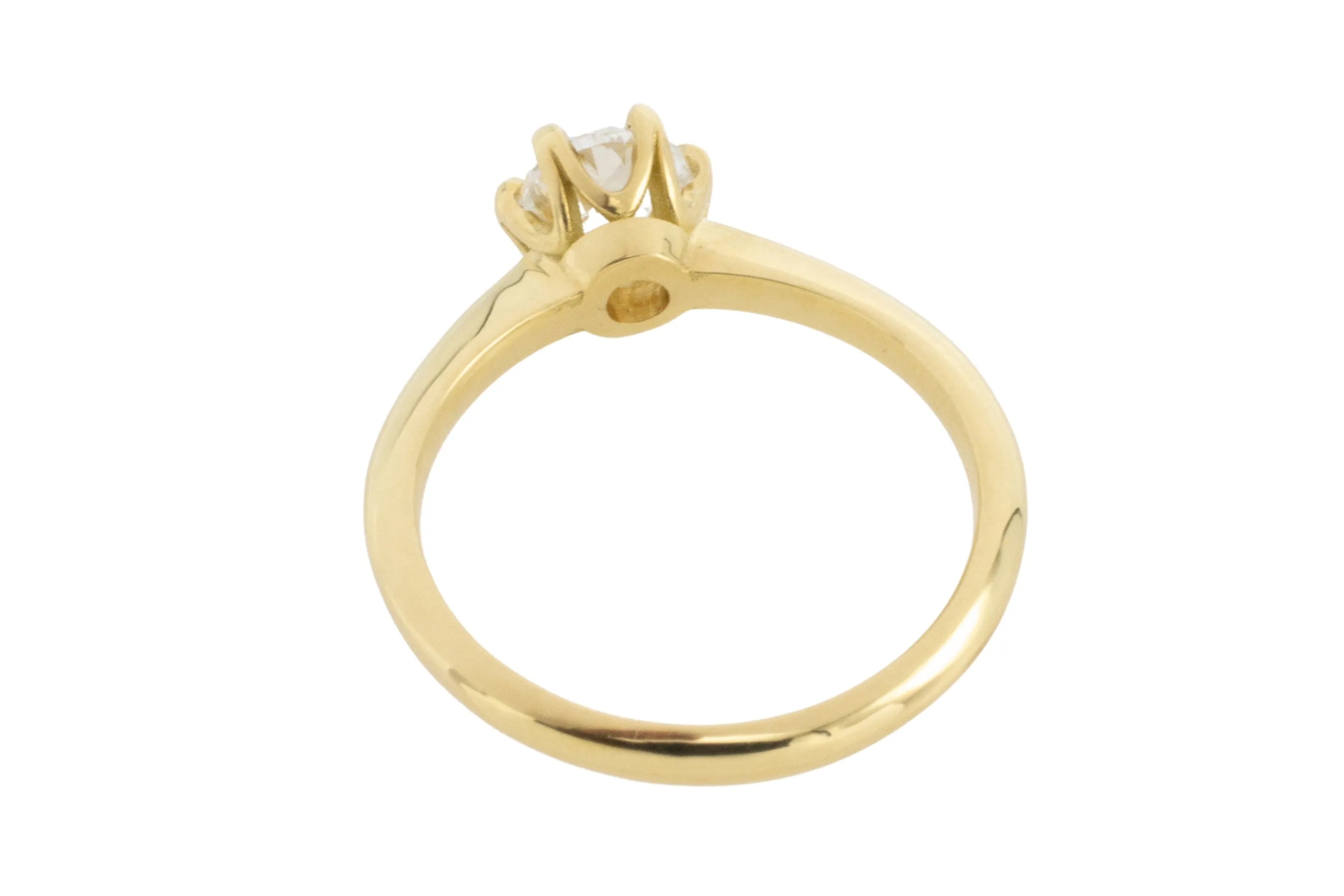 One carat diamond solitaire in 18 carat gold