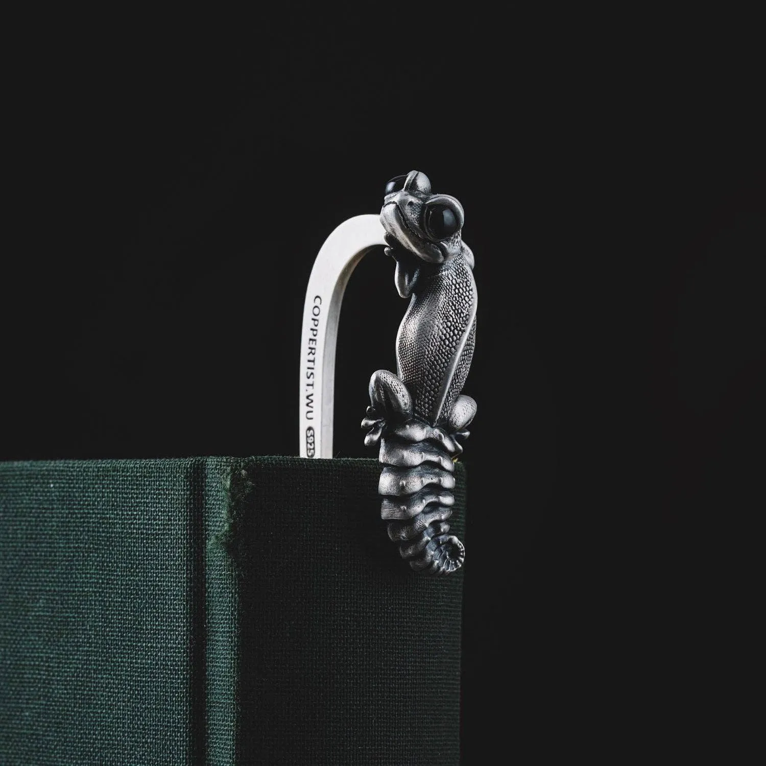 Oxidized Silver Knob Tail Gecko Bookmark & Hairpin
