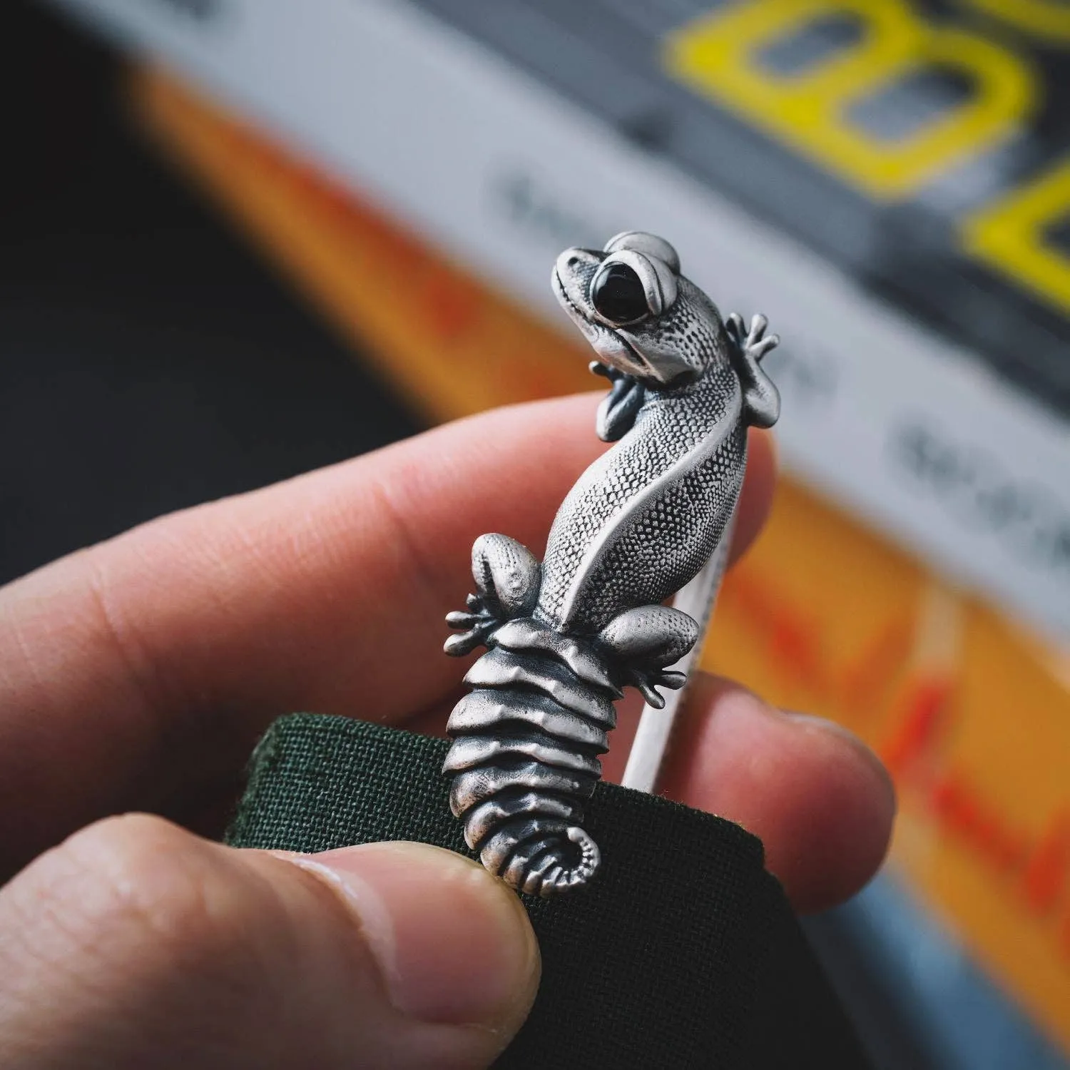 Oxidized Silver Knob Tail Gecko Bookmark & Hairpin