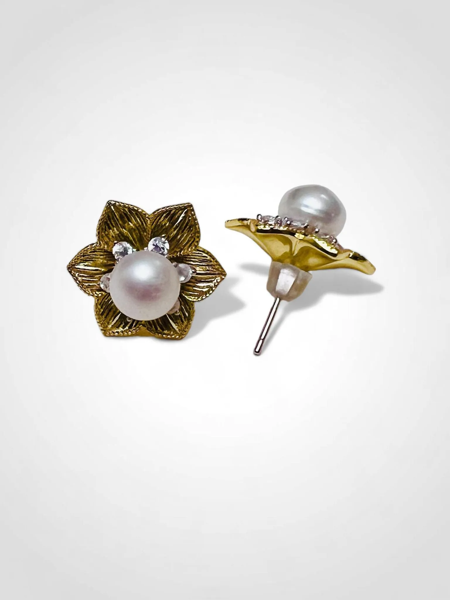 Pearl Petal Tiara Stud Earrings