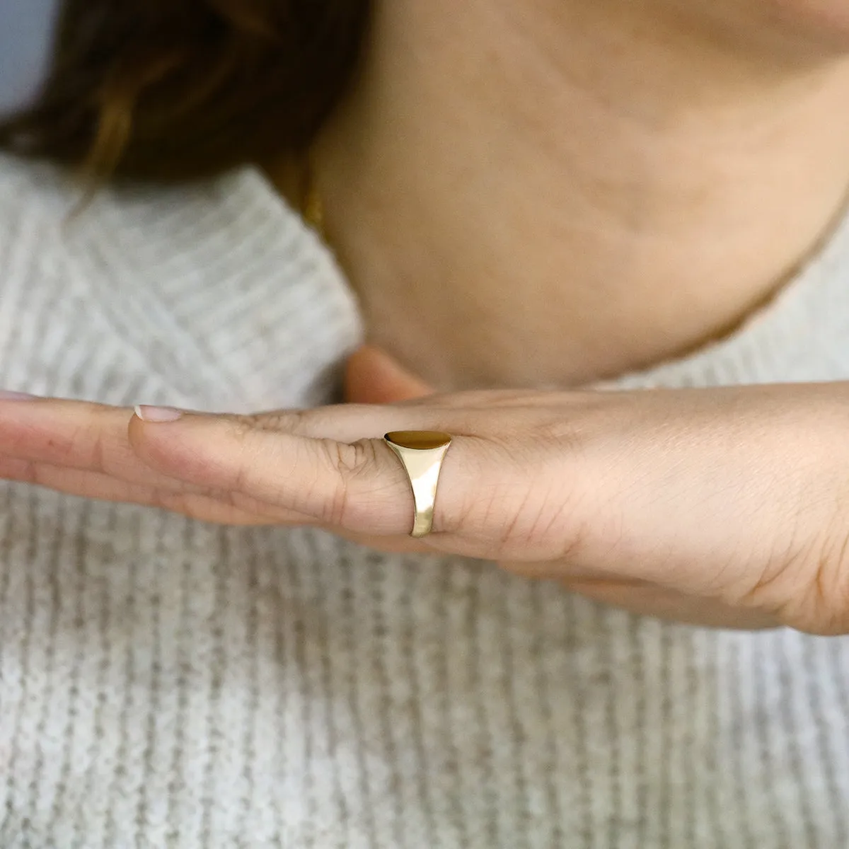 Round Plain Signet Ring | Pre-Loved | 9K Yellow Gold