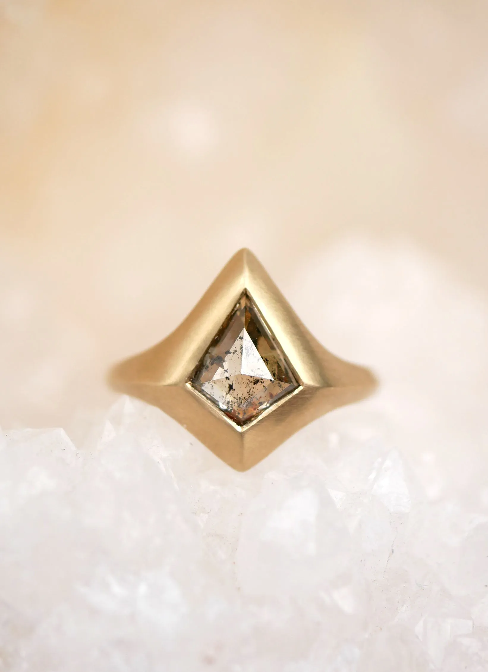 Rustic Kite Diamond Signet