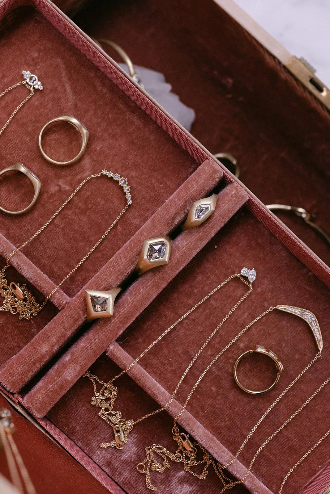 Rustic Kite Diamond Signet