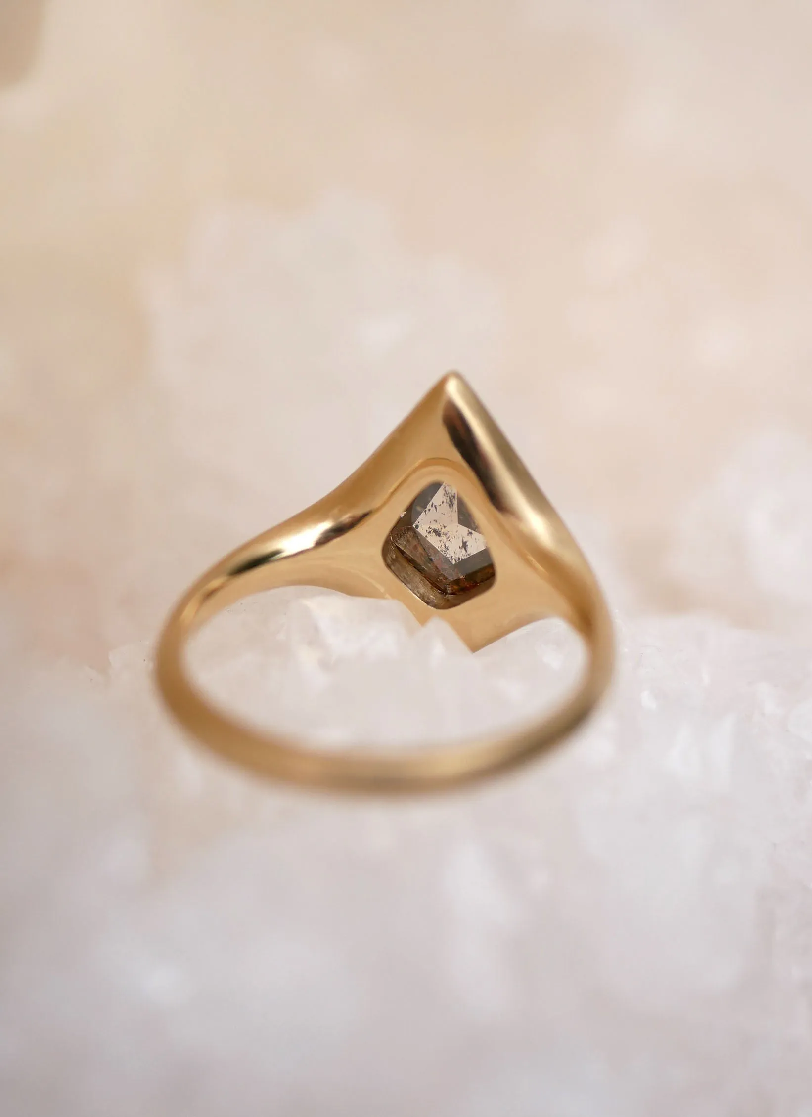 Rustic Kite Diamond Signet
