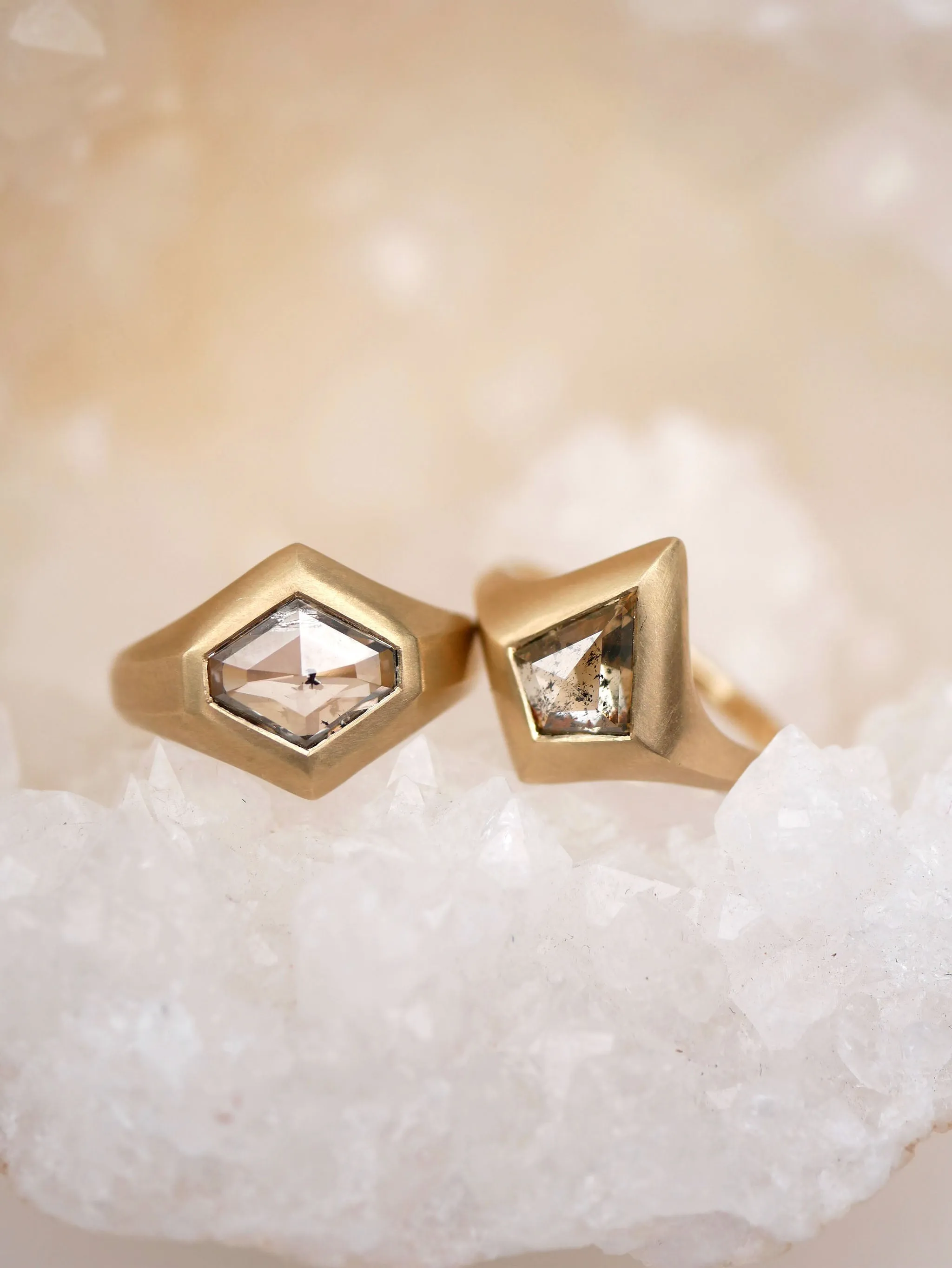 Rustic Kite Diamond Signet