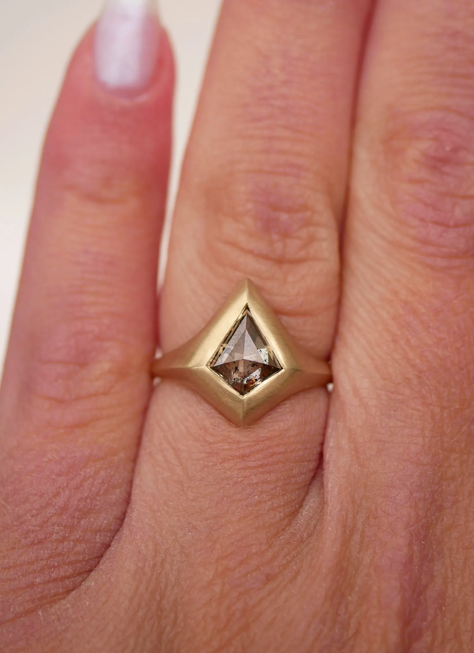 Rustic Kite Diamond Signet