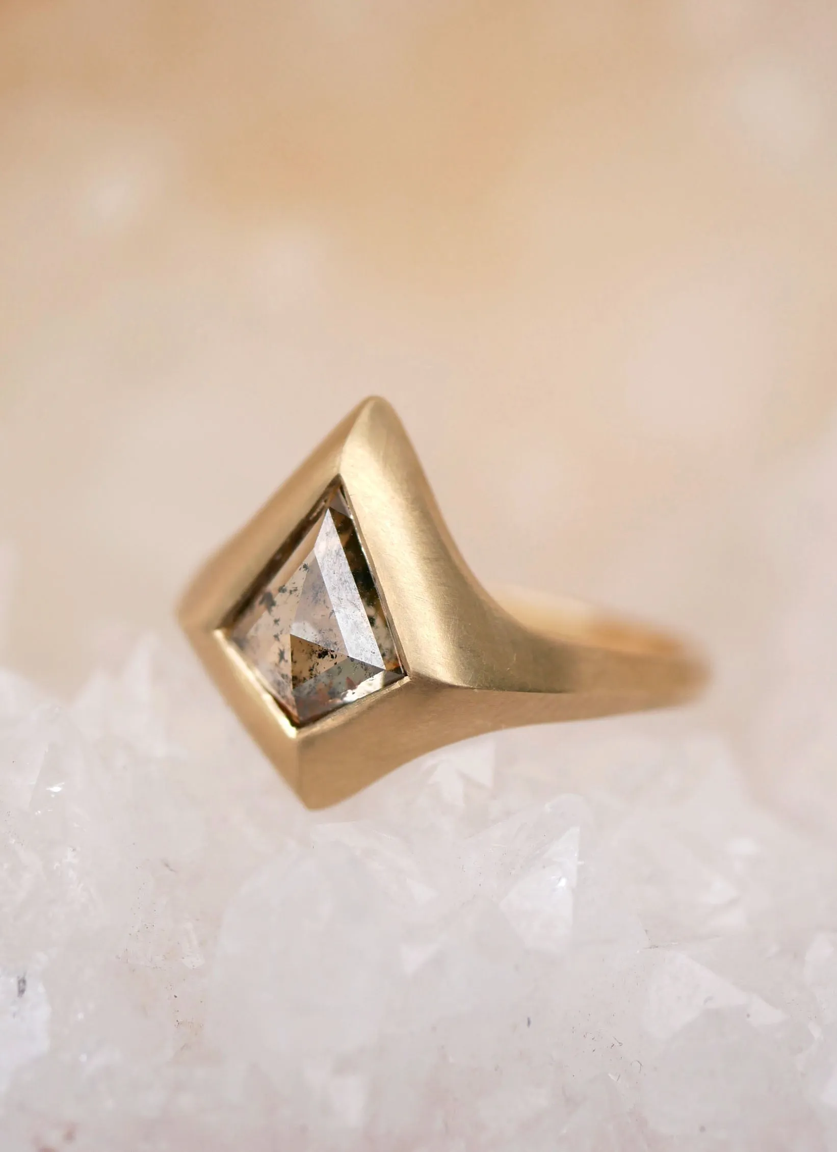 Rustic Kite Diamond Signet