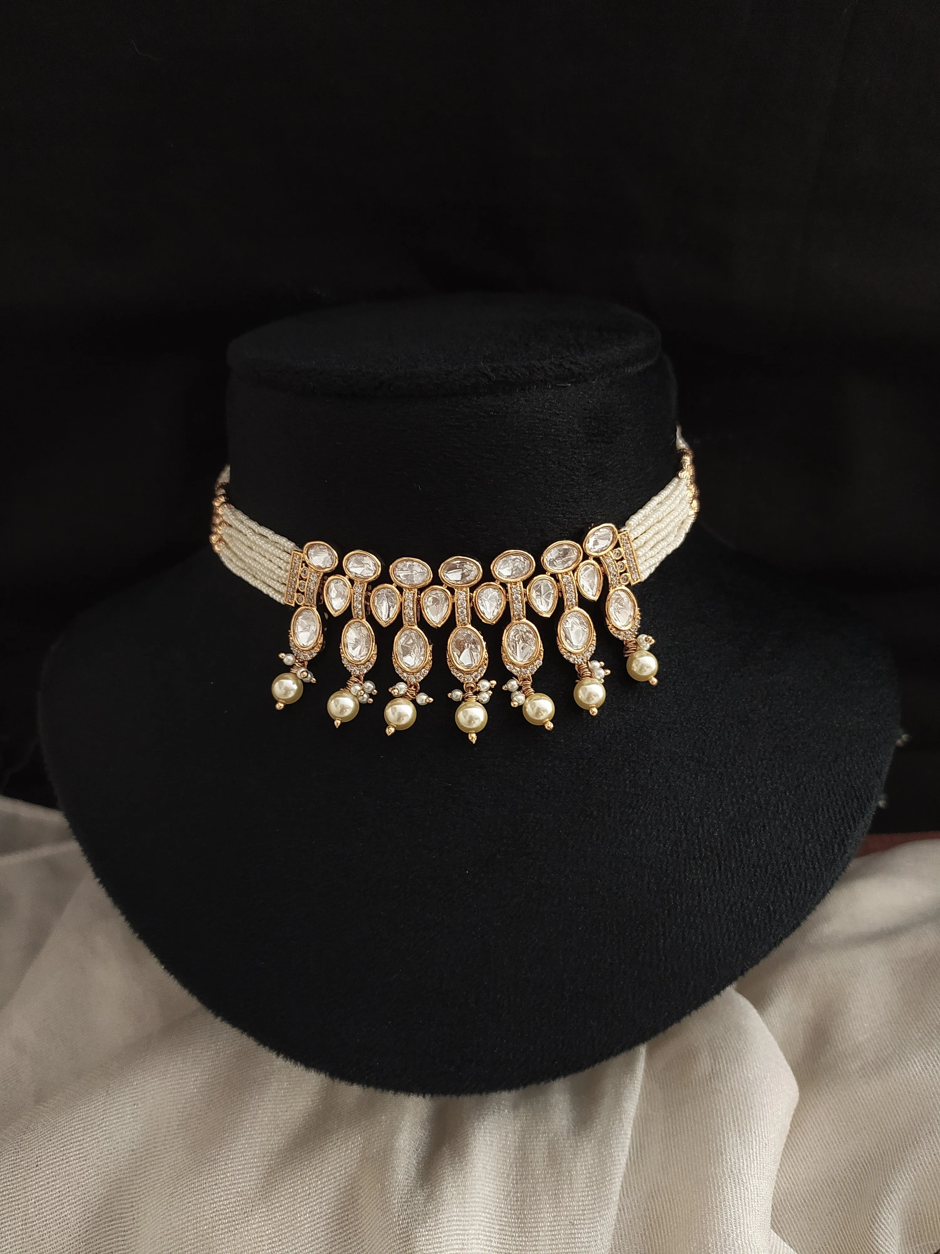 Uncut Kundan Simple Choker Set with Pearl Bunches