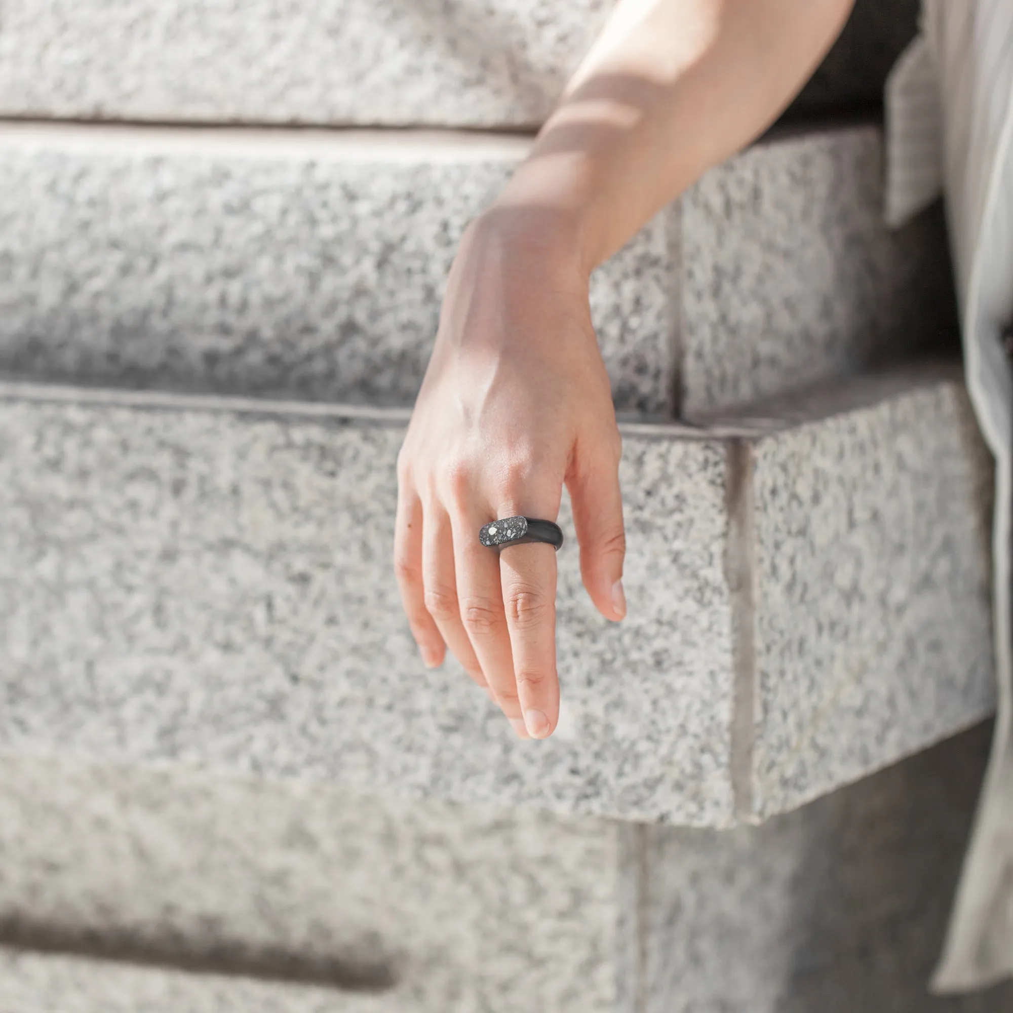 Upright Ring