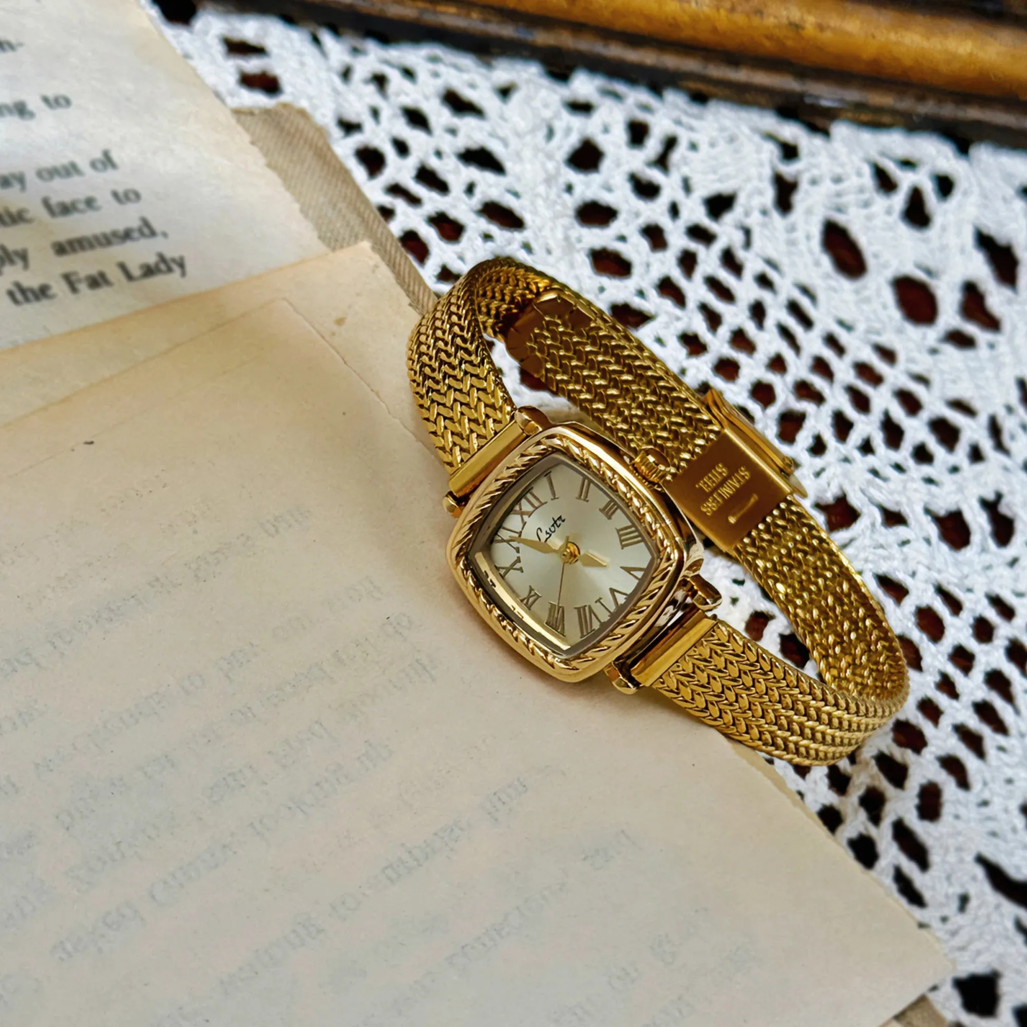 VAIGE Vintage Gold Dial Quartz Copper Watch with Roman Numerals, Elegant Antique Style Wristwatch, Water Resistant, Stainless Steel Band